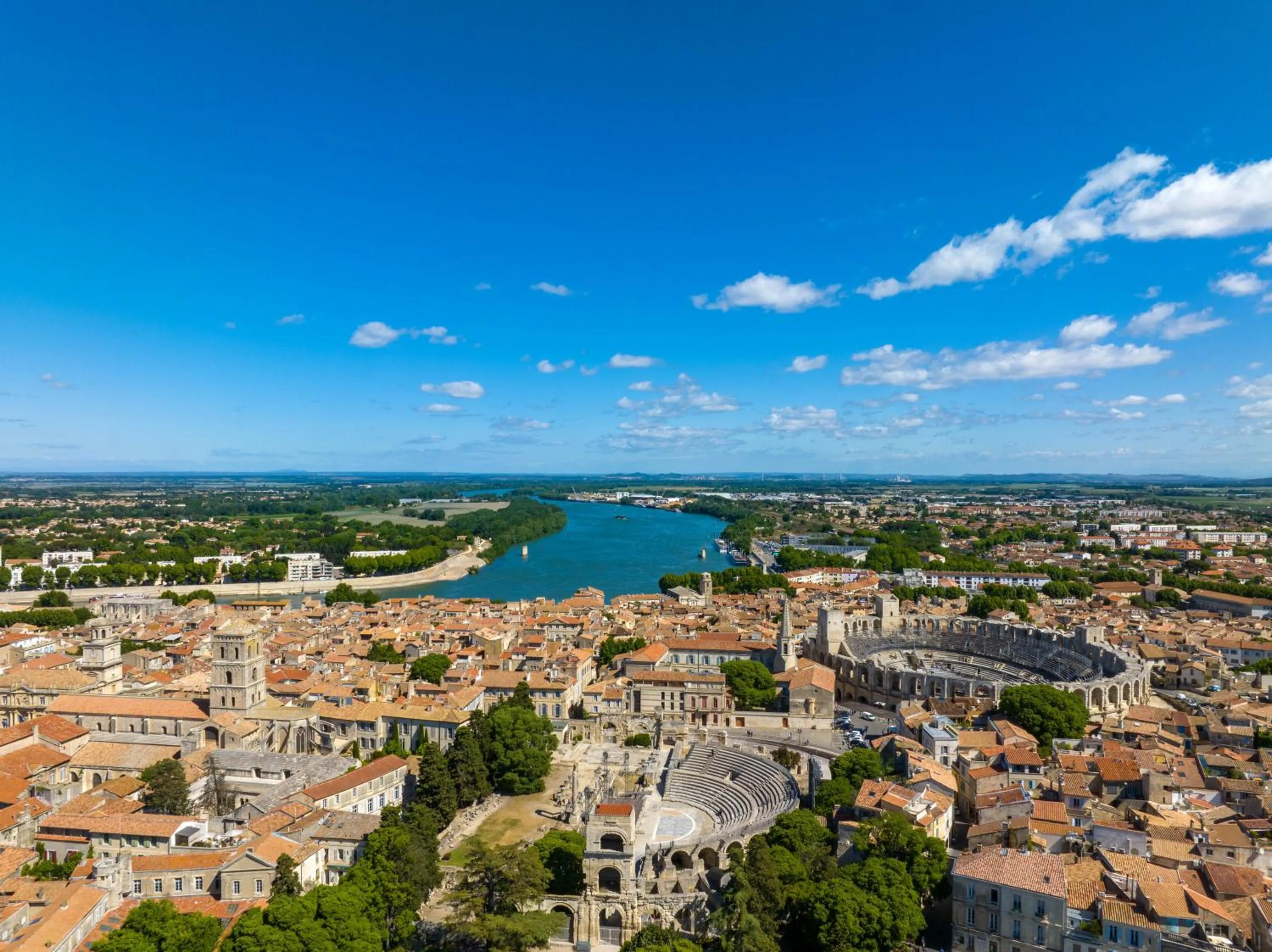 Nearby landmark, Bird's-eye View in Campanile Arles