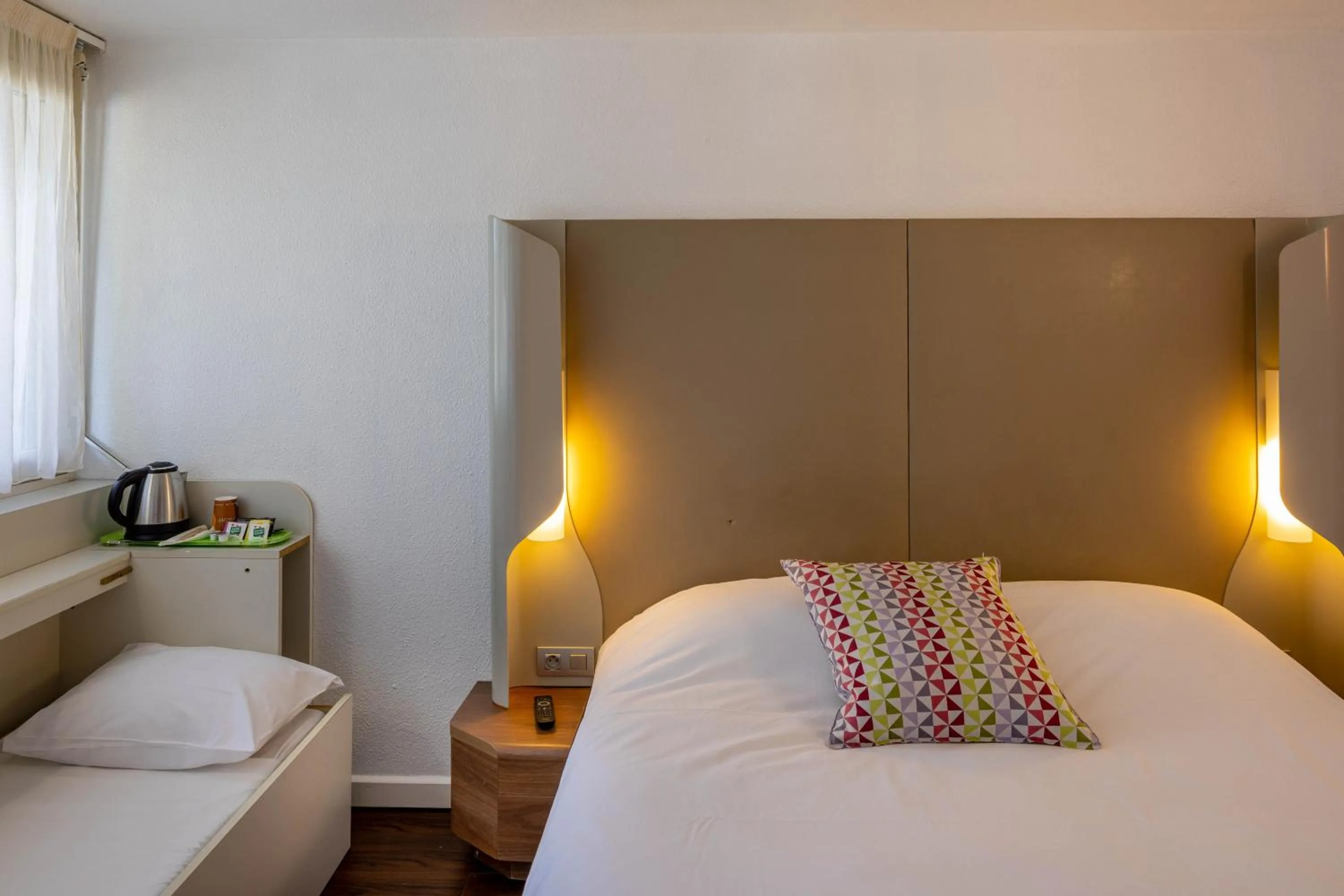 Bedroom, Bed in Noemys ARLES