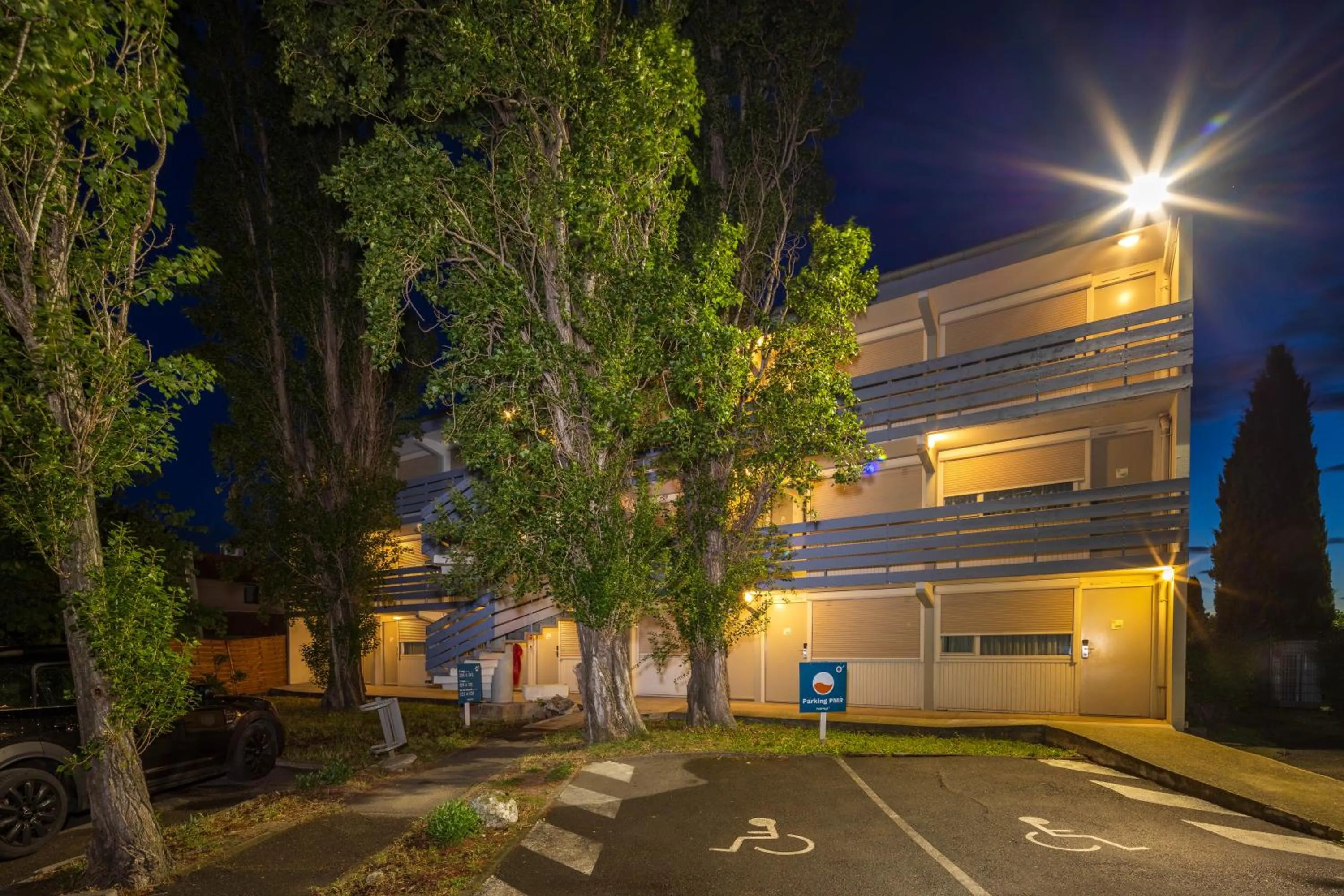 Facade/entrance, Property Building in Campanile Arles