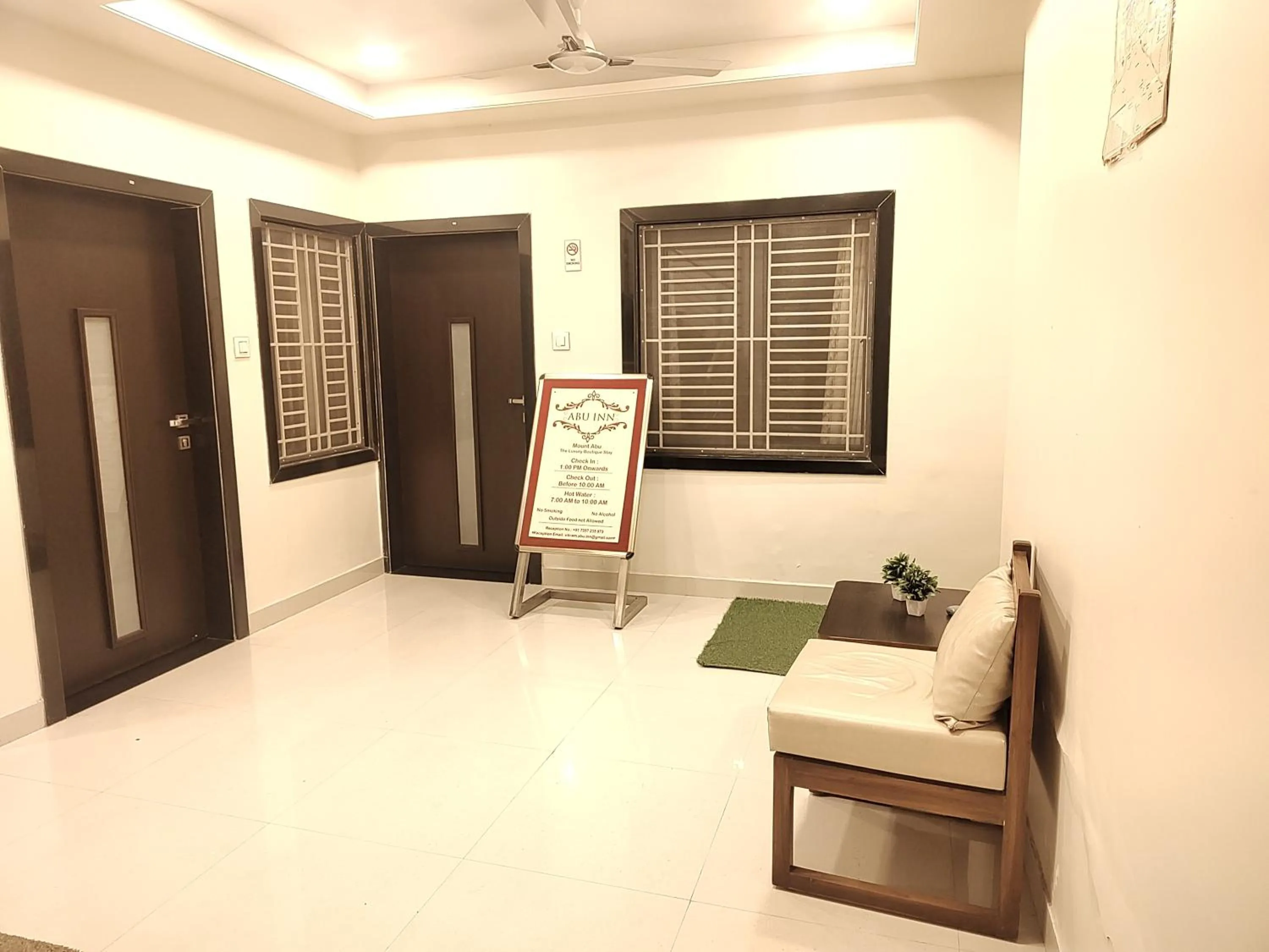 Lobby or reception in Abu Inn, Mount Abu - The Luxury Boutique Stay