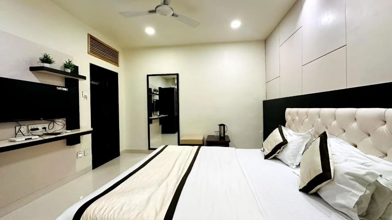 Bed in Abu Inn, Mount Abu - The Luxury Boutique Stay