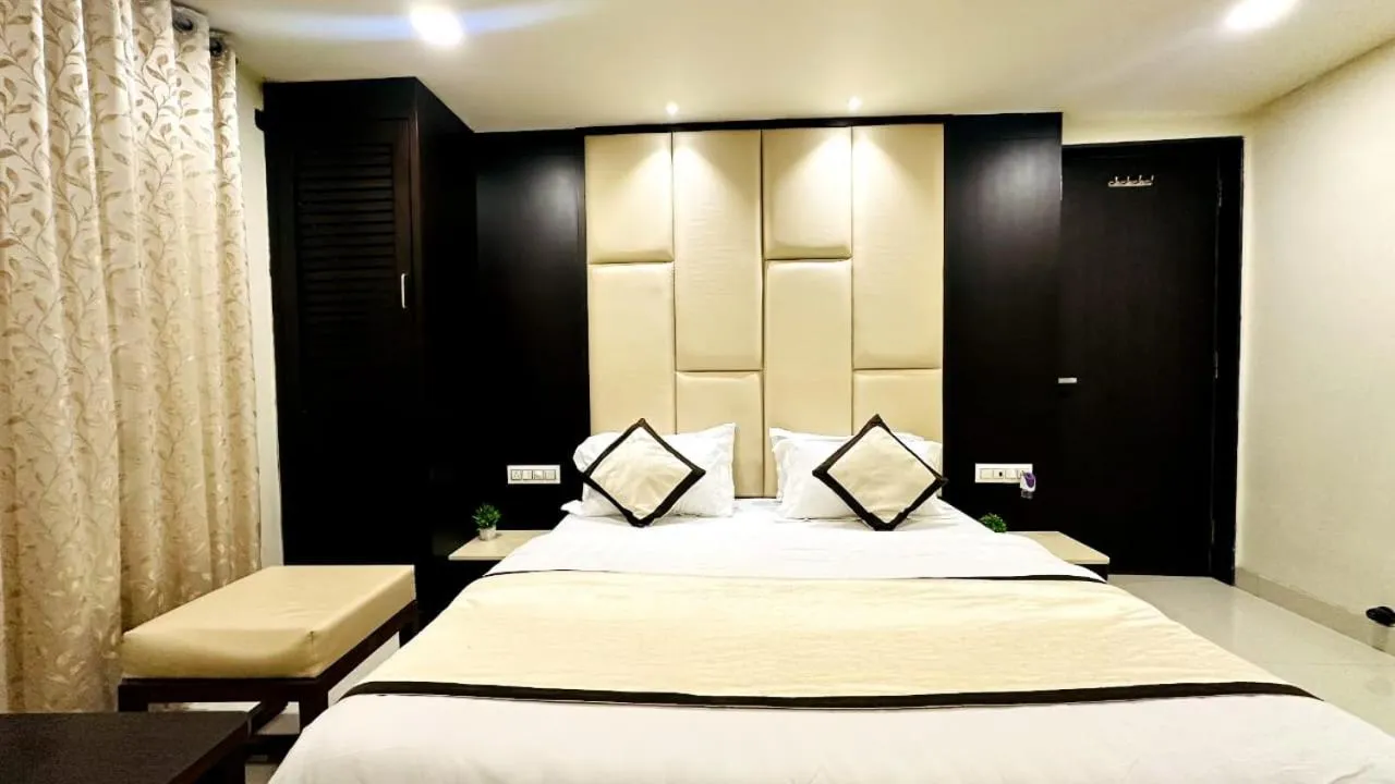 Bed in Abu Inn, Mount Abu - The Luxury Boutique Stay