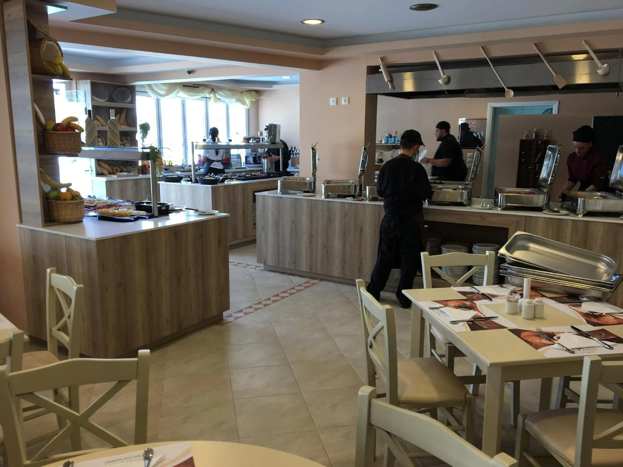 Restaurant/places to eat in Maistrali Hotel Zante