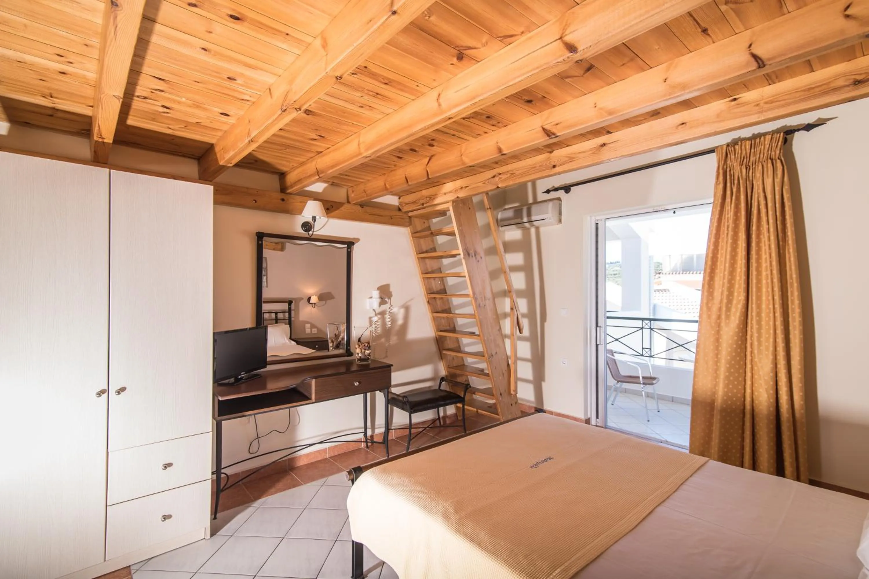 Photo of the whole room in Maistrali Hotel Zante