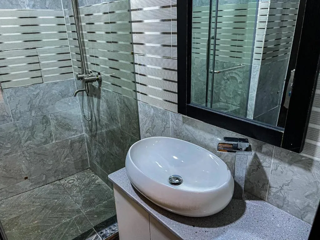 Shower in Residency Hotel Lekki Phase 1