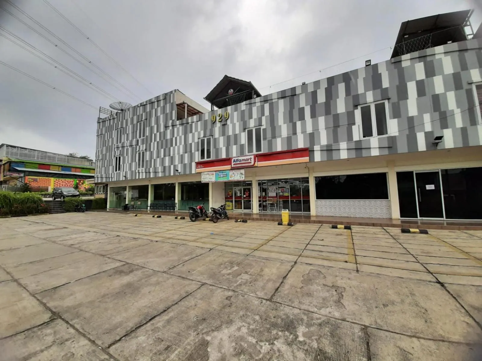 Property building in Hotel 929 Lubuklinggau