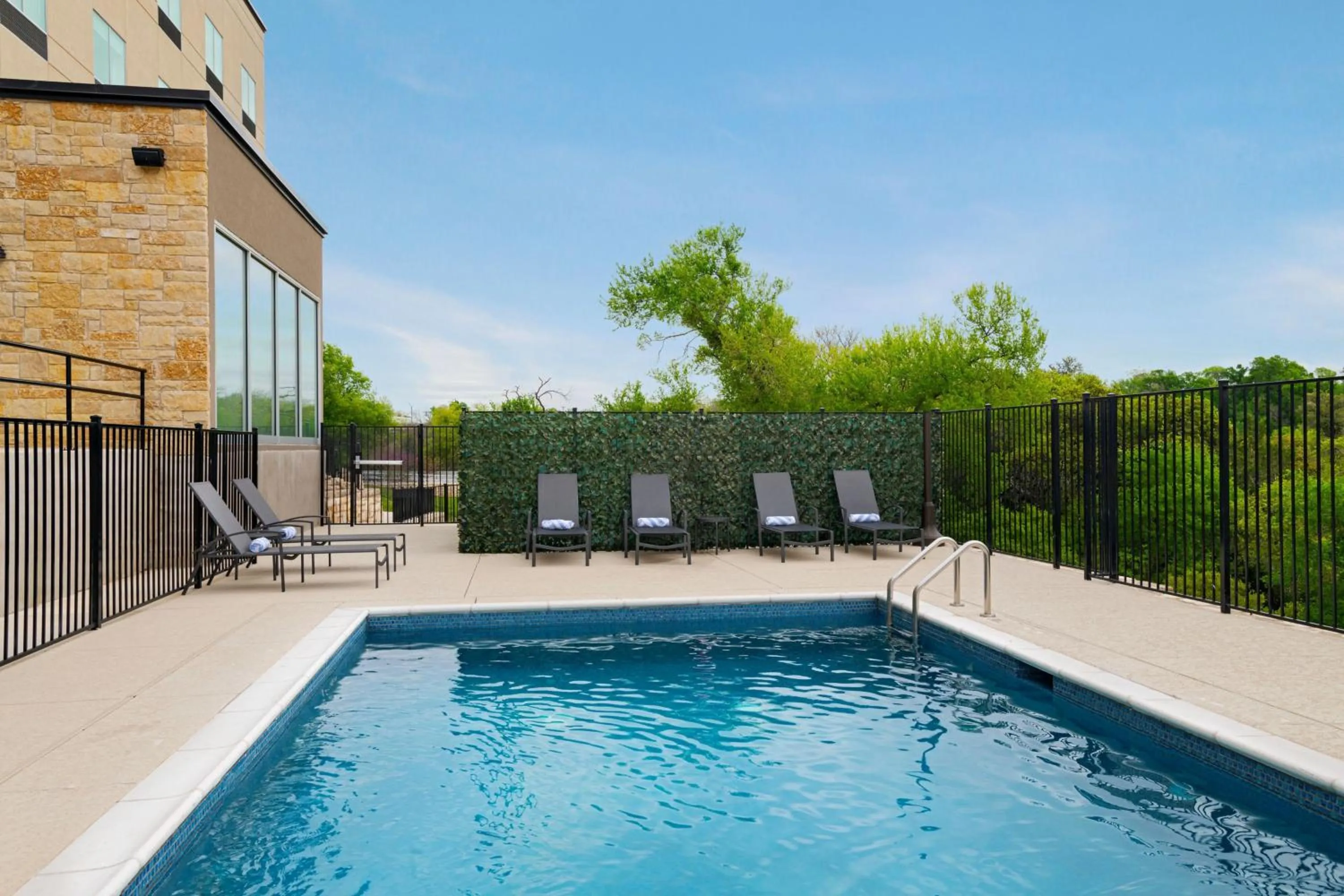 Swimming pool in Fairfield by Marriott Inn & Suites Austin Georgetown