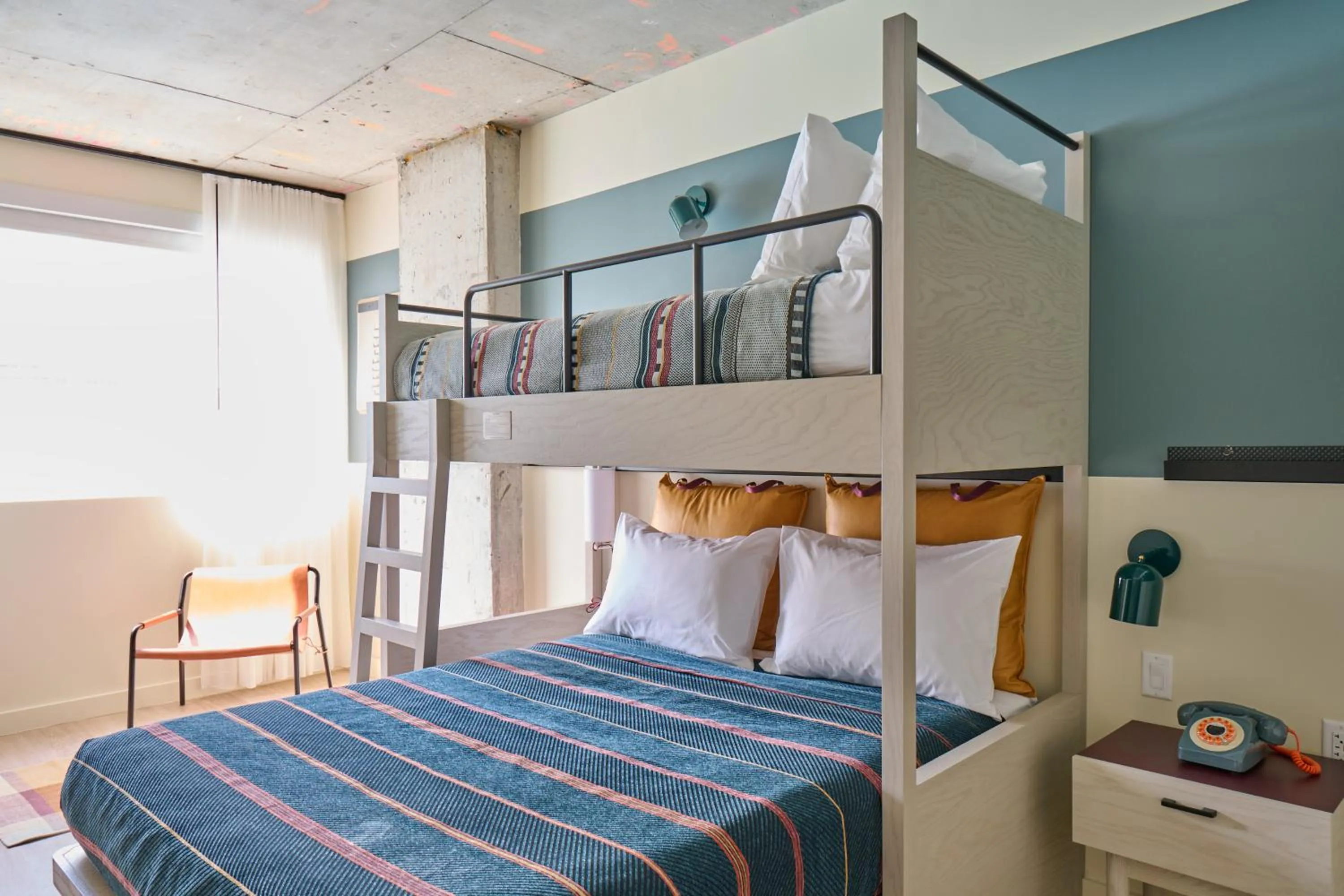 Bed in Moxy Charleston Downtown