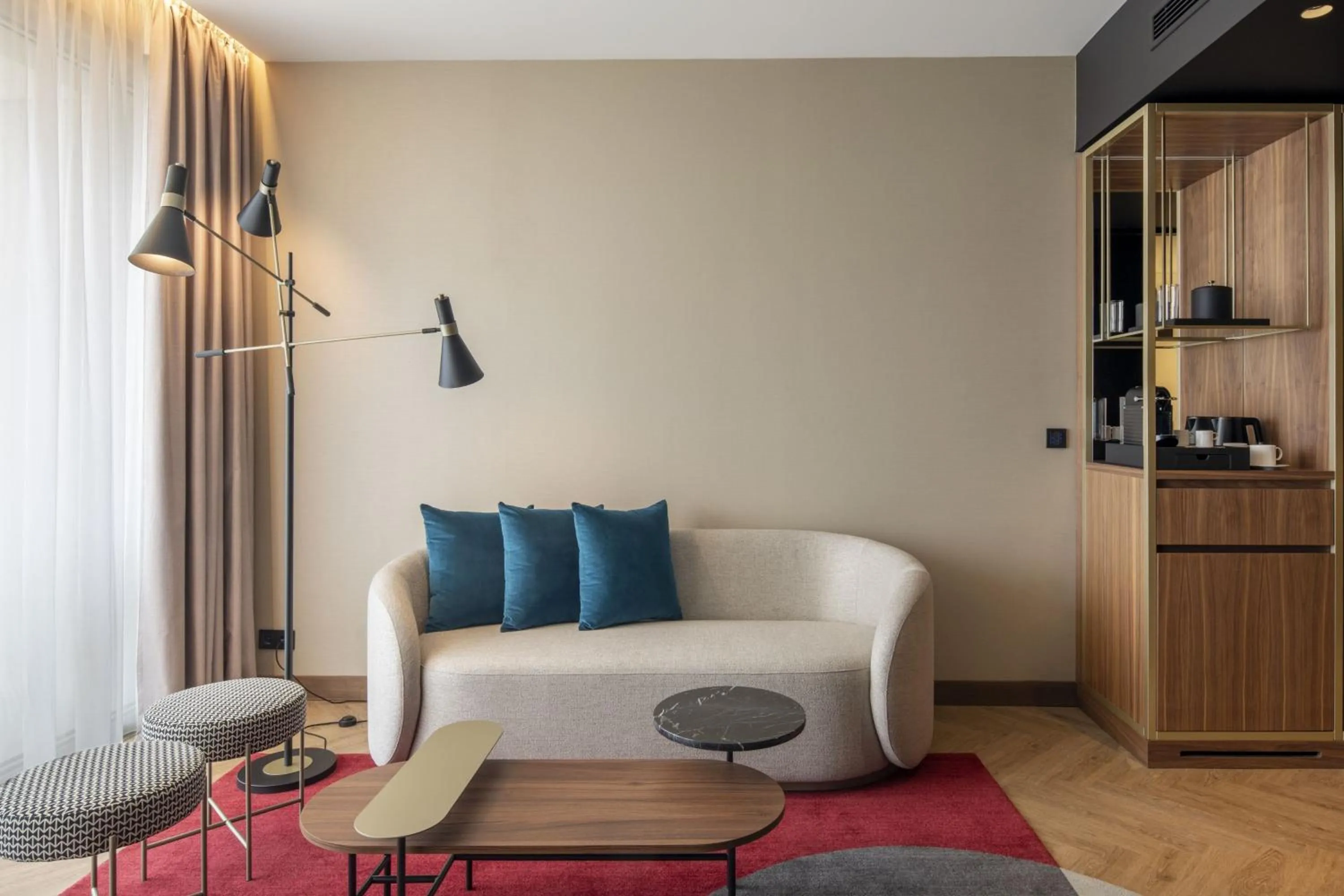 Lounge or bar in Renaissance Porto Lapa Hotel