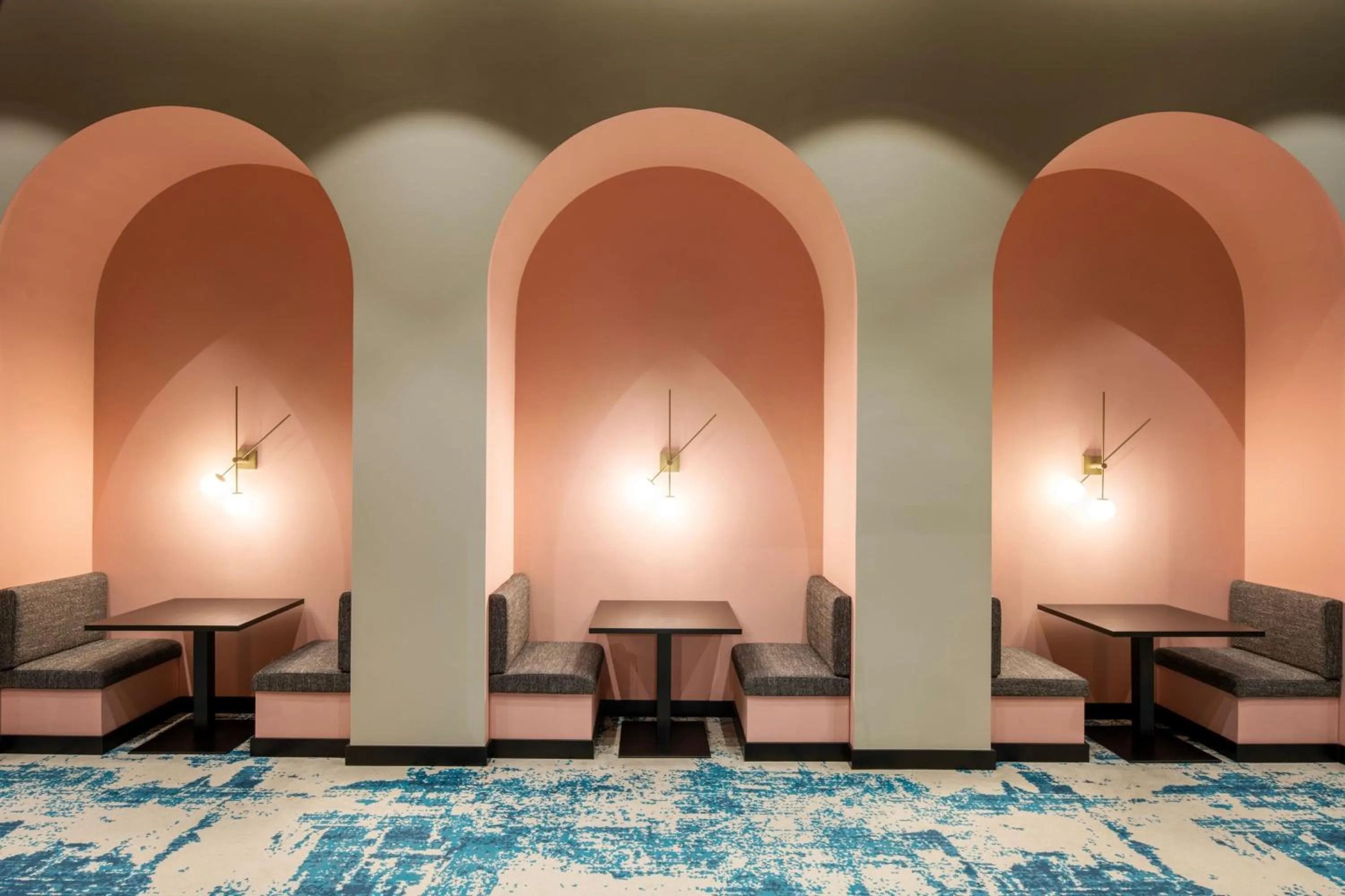 Meeting/conference room in Renaissance Porto Lapa Hotel