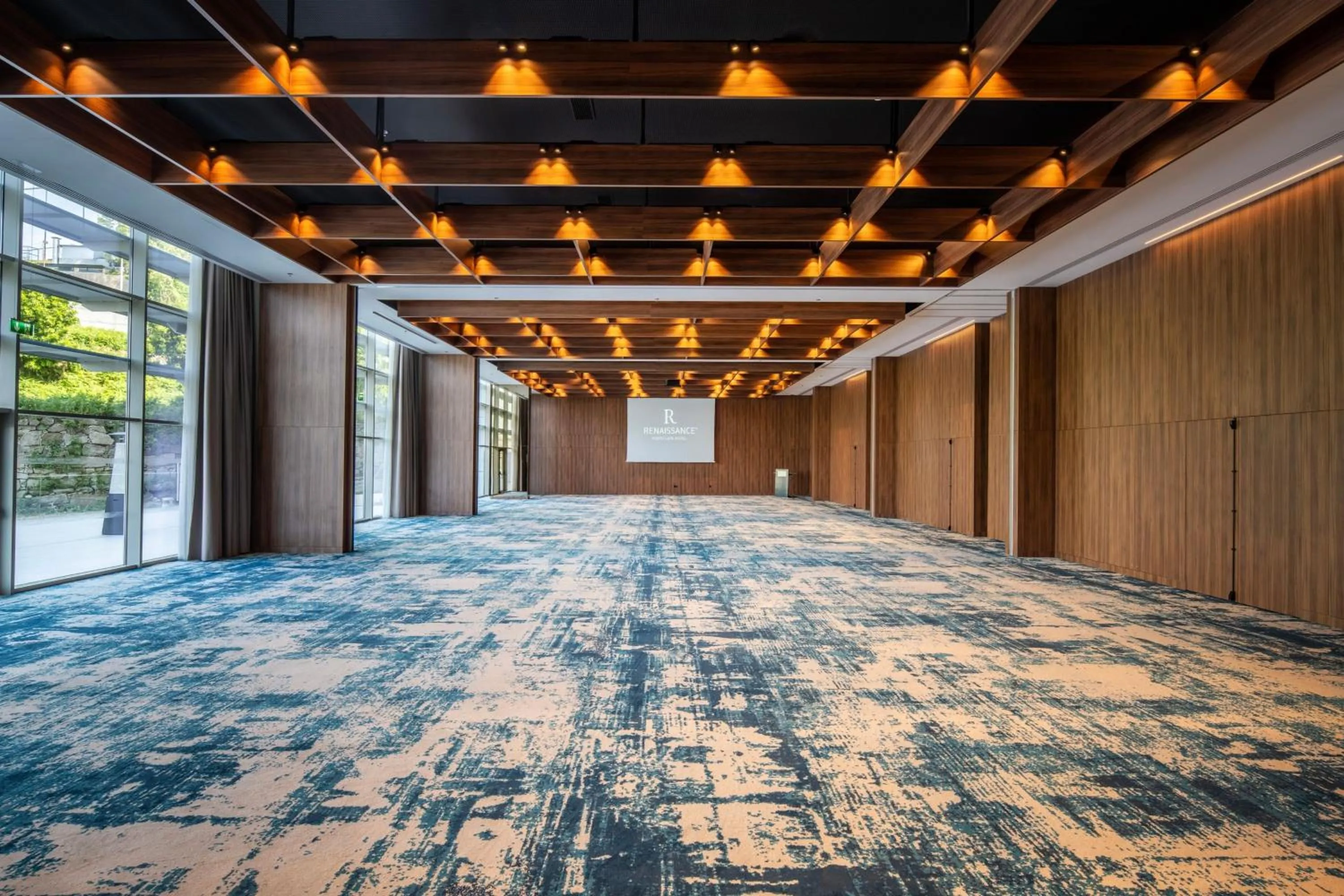 Meeting/conference room in Renaissance Porto Lapa Hotel