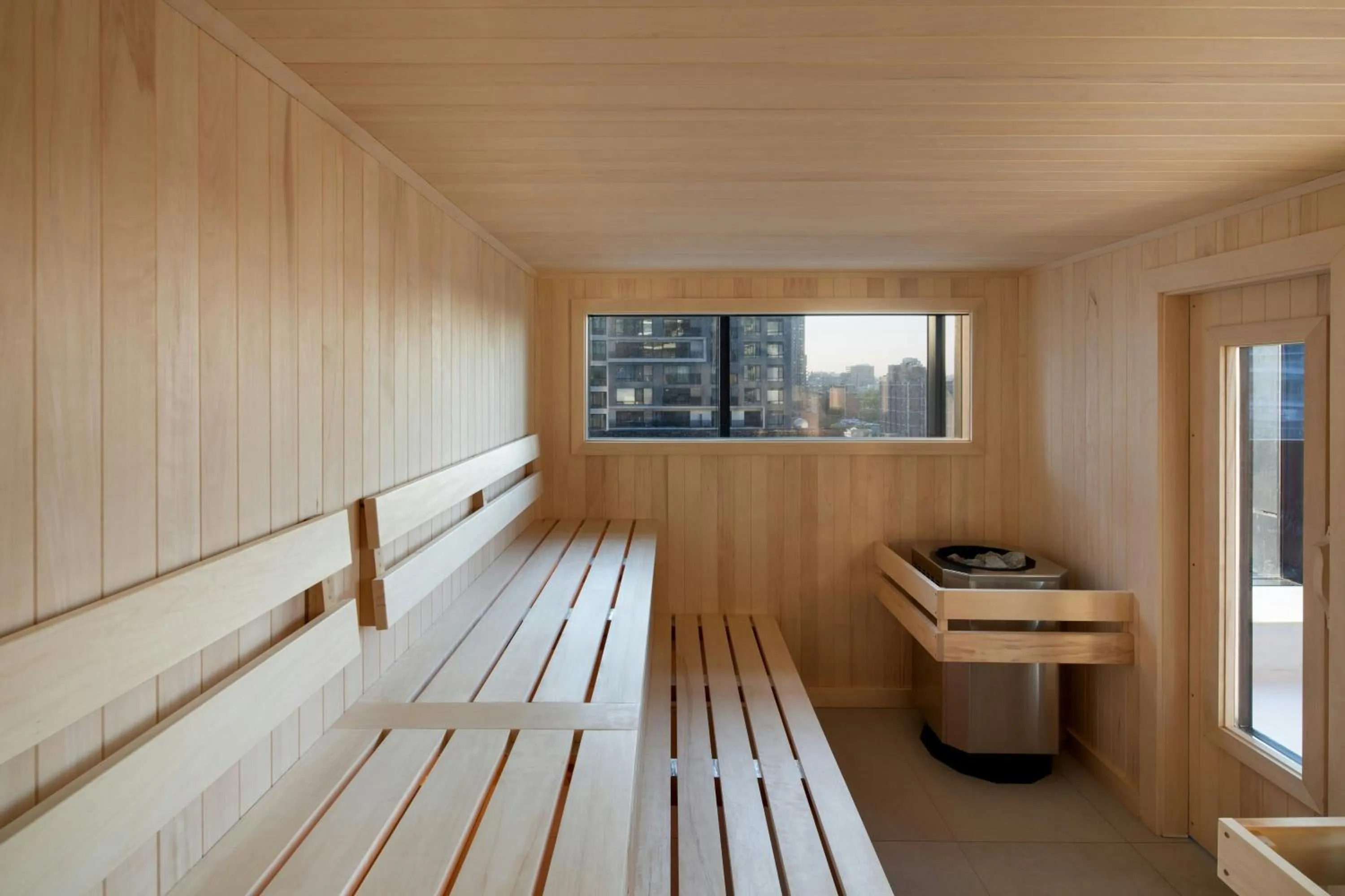 Spa and wellness centre/facilities, Bed in HONEYROSE Hotel, Montreal, a Tribute Portfolio Hotel