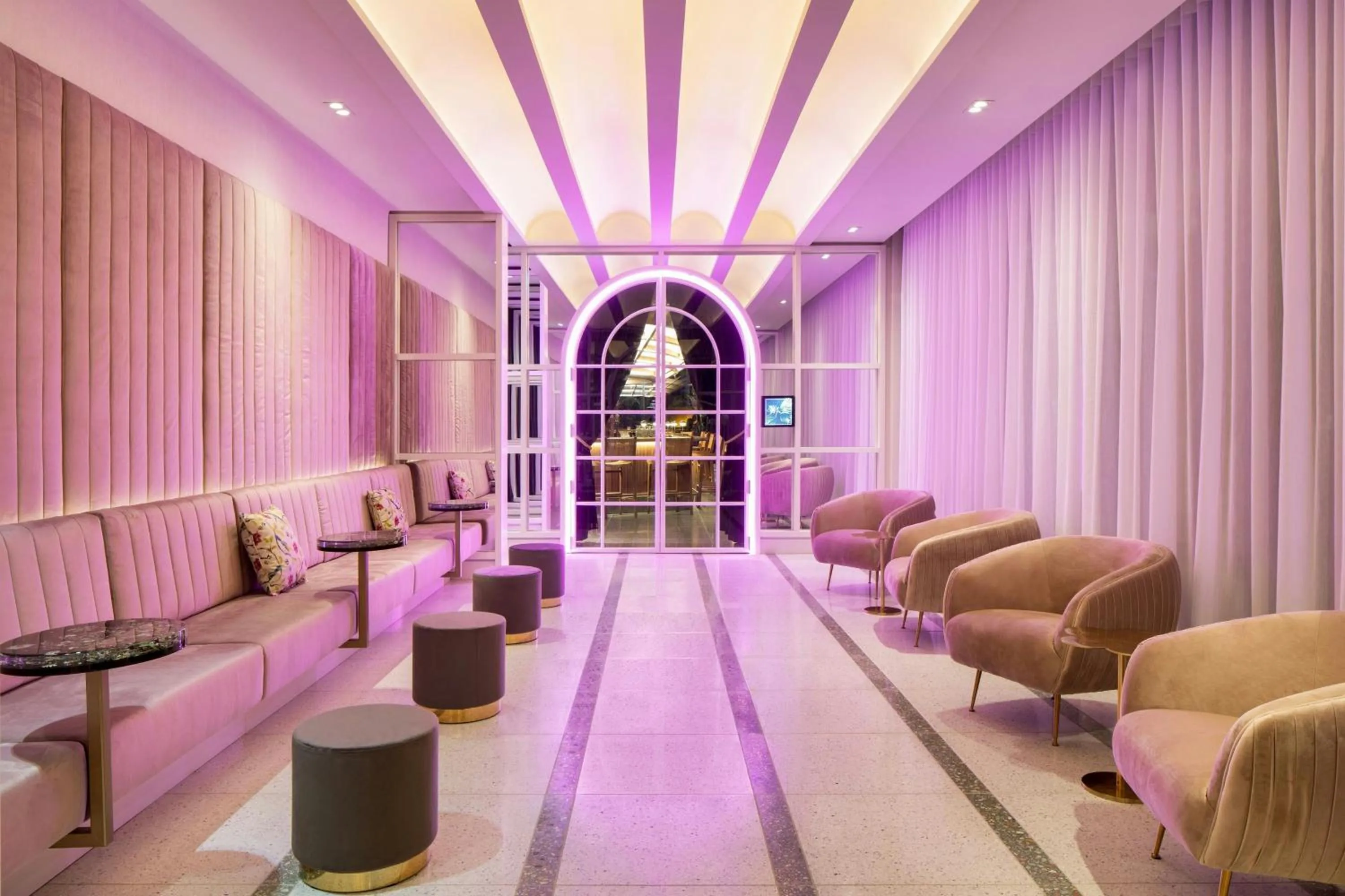 Restaurant/places to eat in HONEYROSE Hotel, Montreal, a Tribute Portfolio Hotel