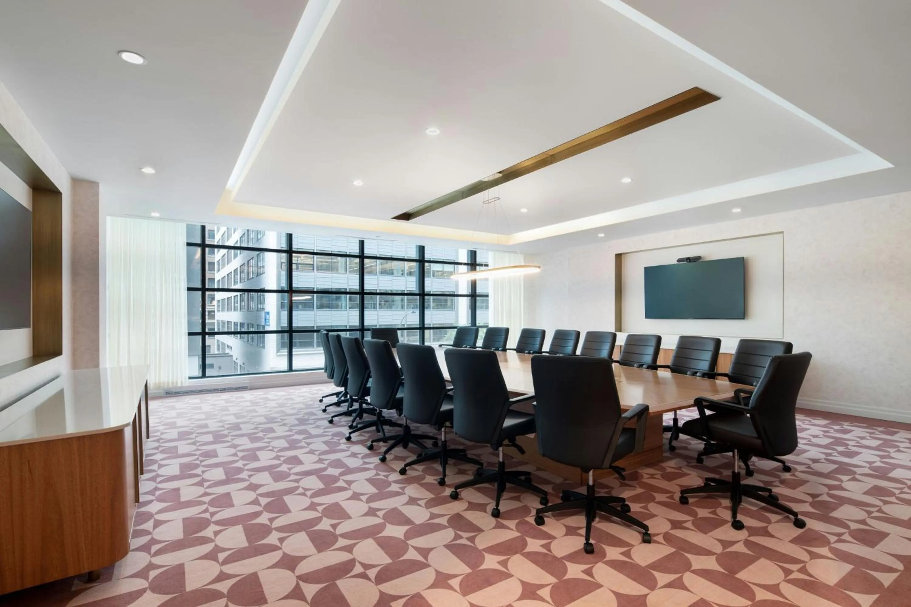 Meeting/conference room in HONEYROSE Hotel, Montreal, a Tribute Portfolio Hotel