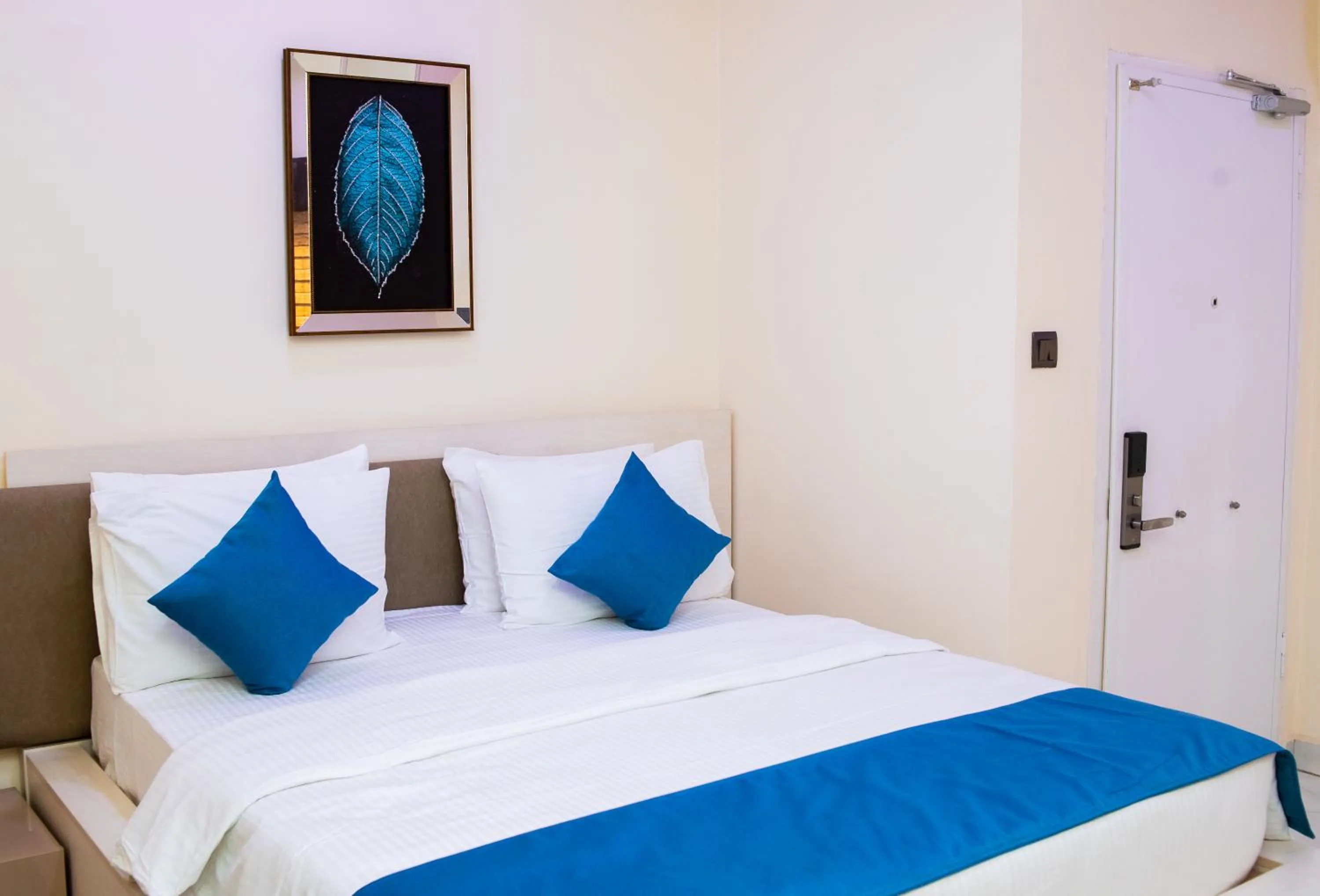 Bed in BKT Cribs - Apartments & Suites