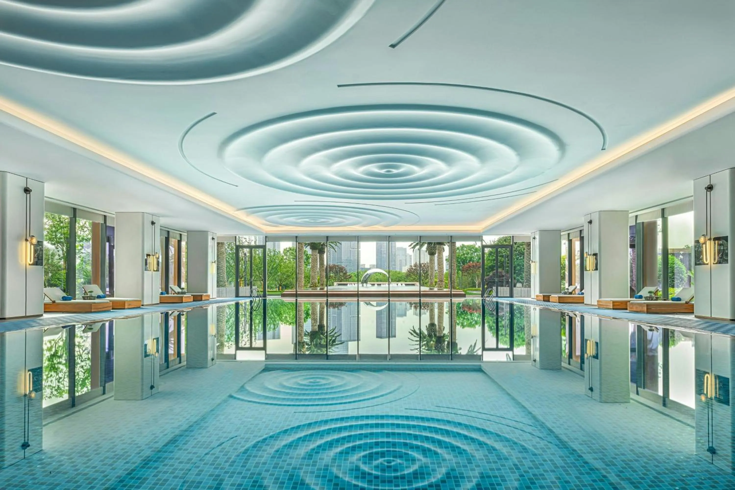 Swimming pool in Sheraton Ninghai