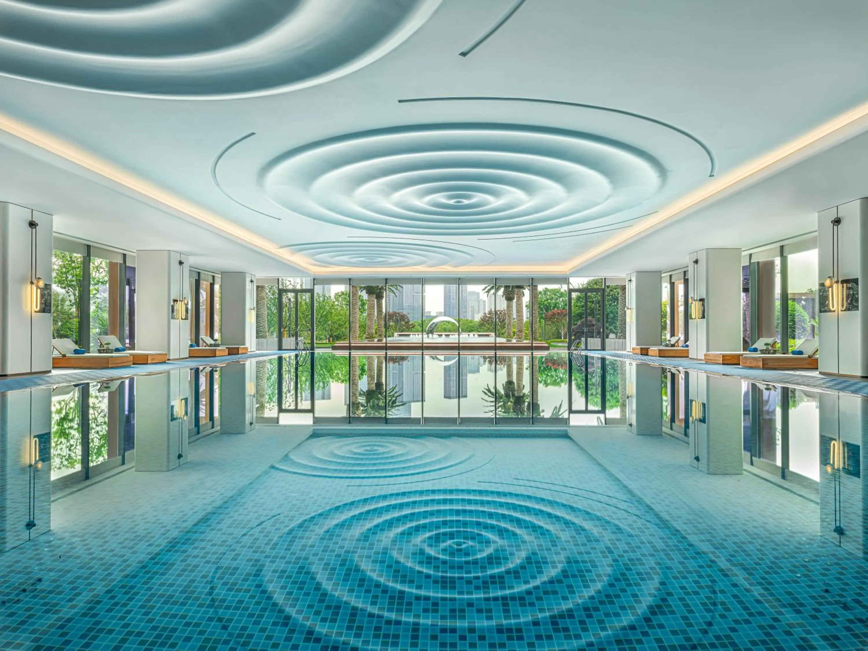 Swimming pool in Sheraton Ninghai