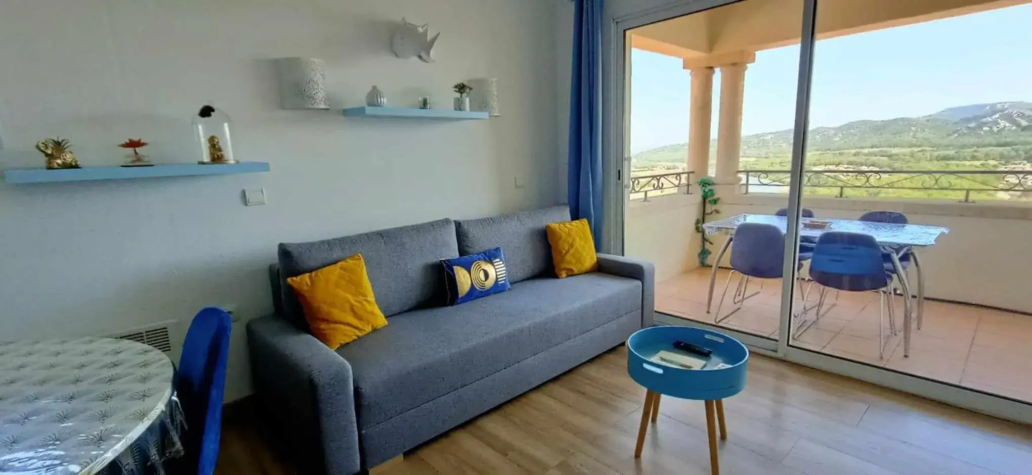 One-Bedroom Apartment in Appartement vue panoramique au domaine et golf de pont royal One-Bedroom Apartment in Appartement vue panoramique au domaine et golf de pont royal