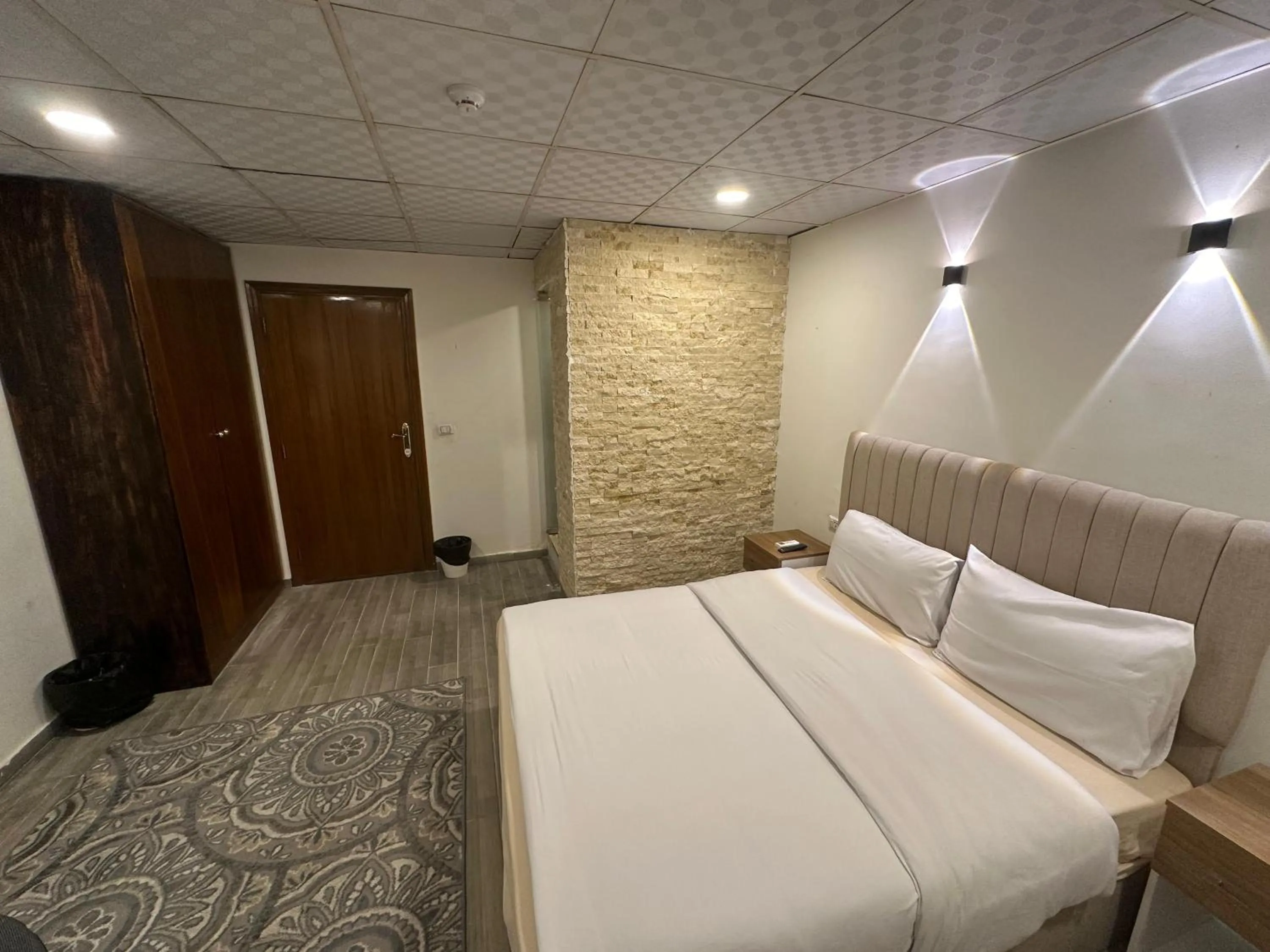 Bed in Egy Days Hotel