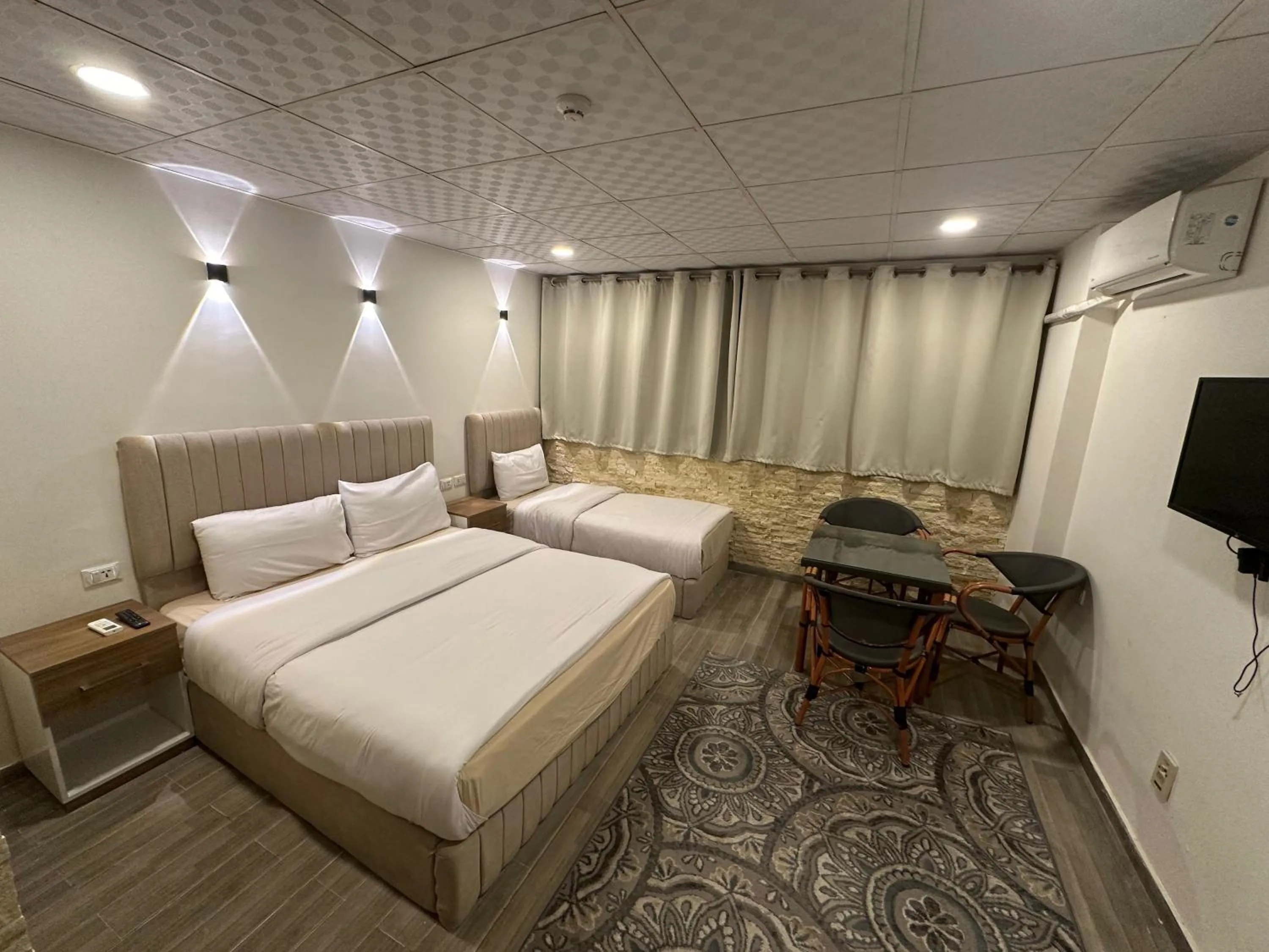 Bed in Egy Days Hotel