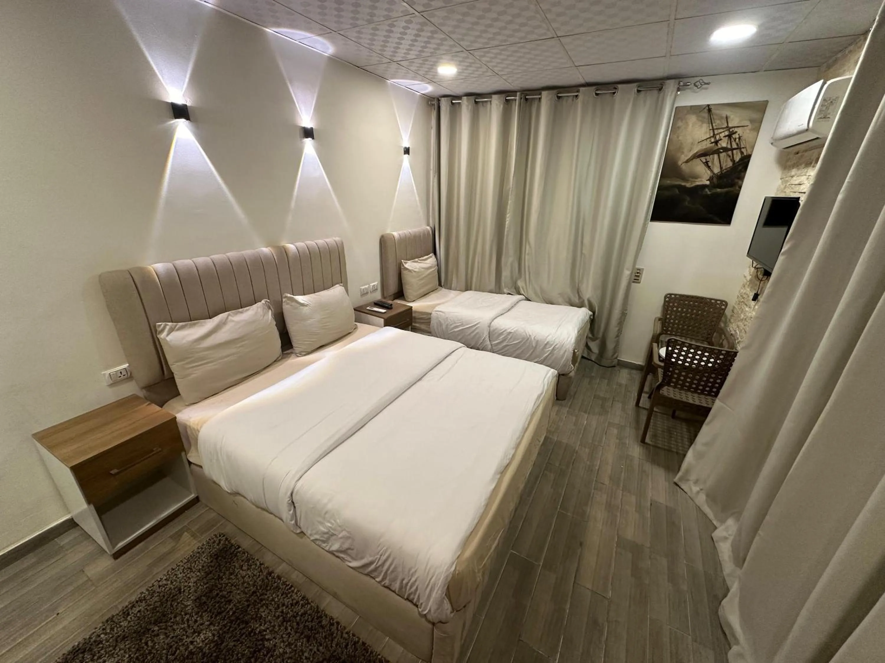 Bed in Egy Days Hotel