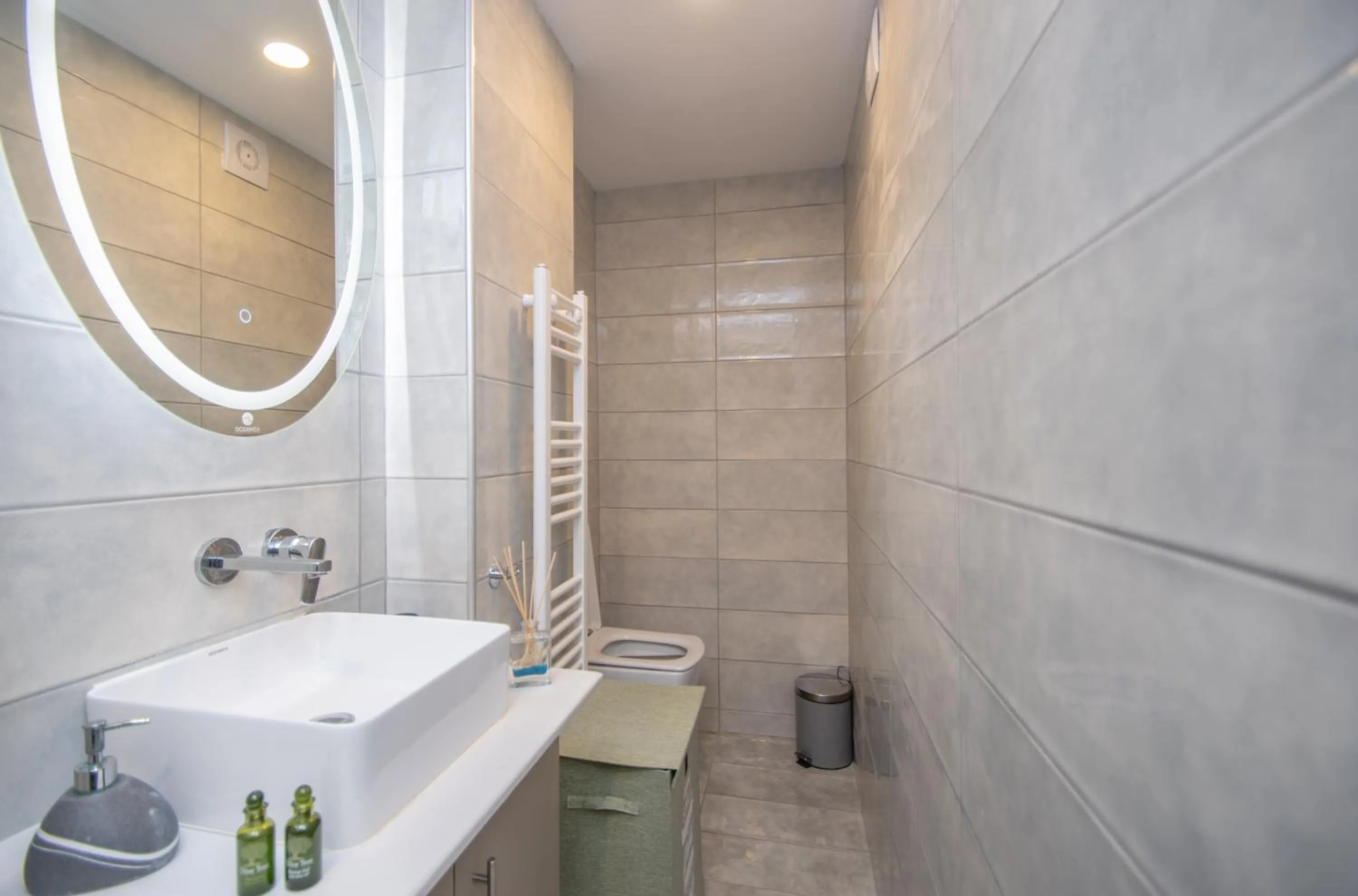 Shower in Victor Junior Suite by "elite"