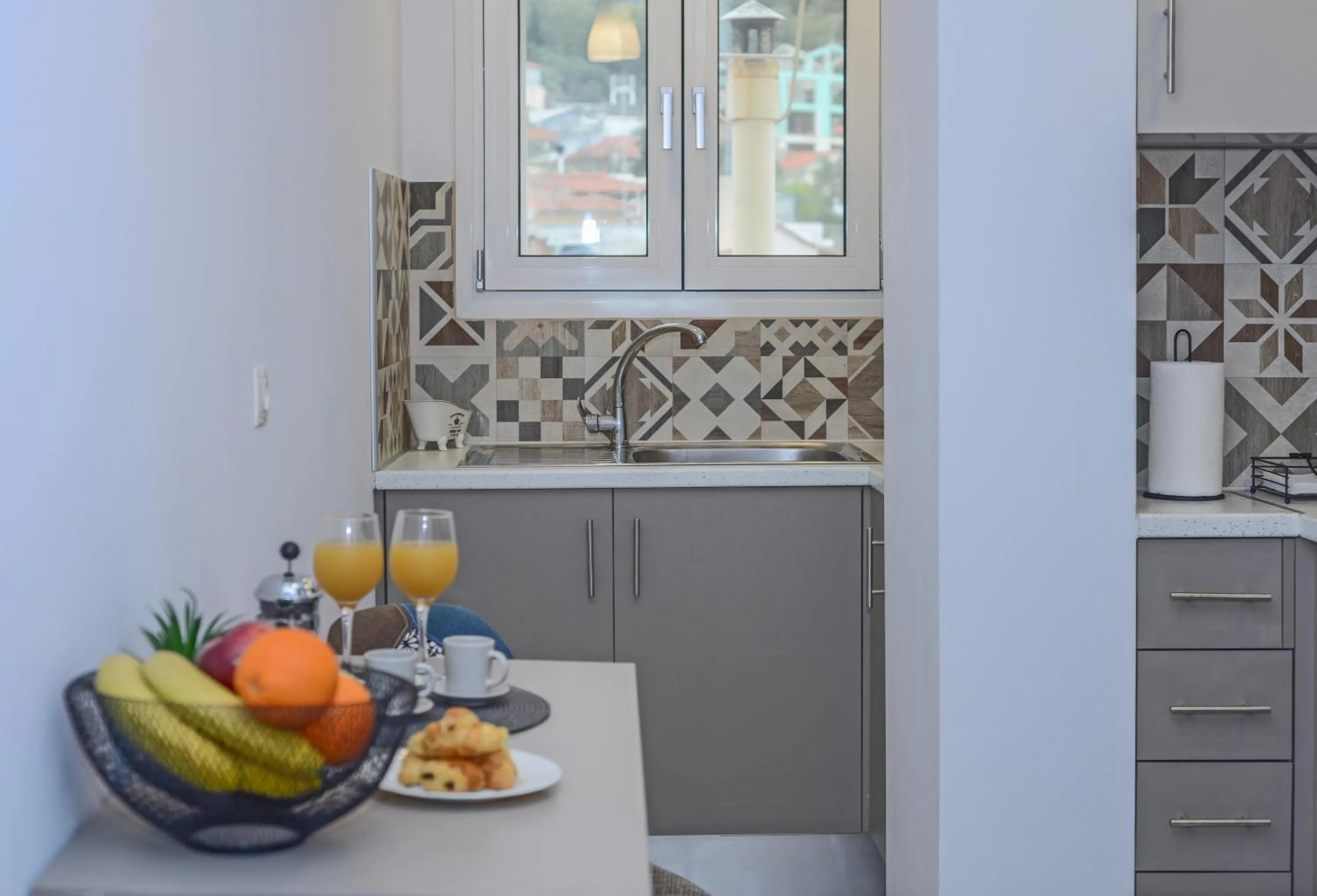 Kitchen or kitchenette in Victor Junior Suite by "elite"