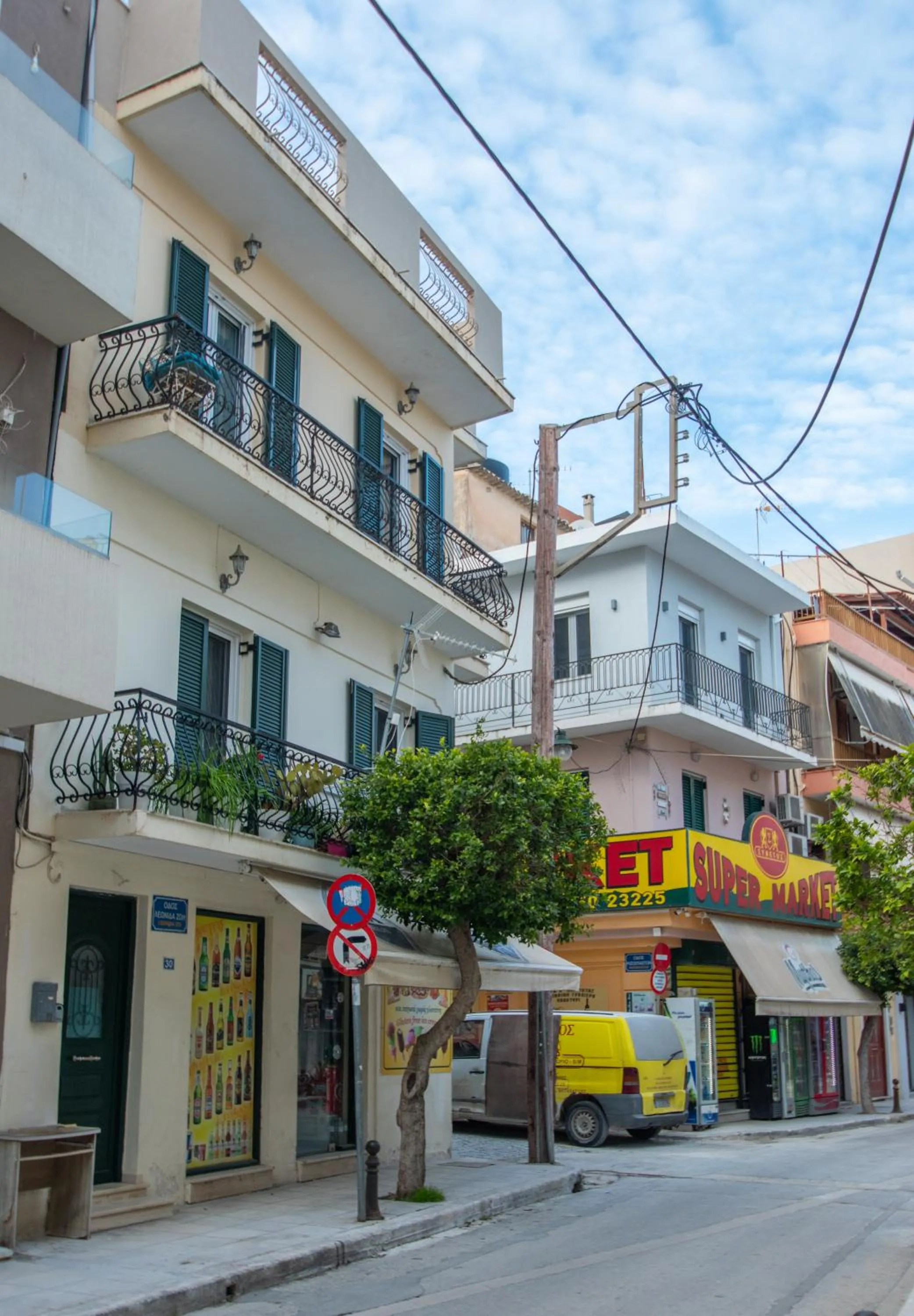 Property building in Victor Junior Suite by "elite"