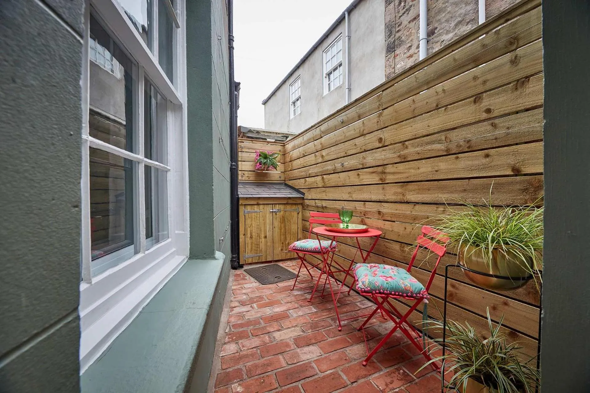 The Jungle Nook Romantic Hideaway with Log Burner