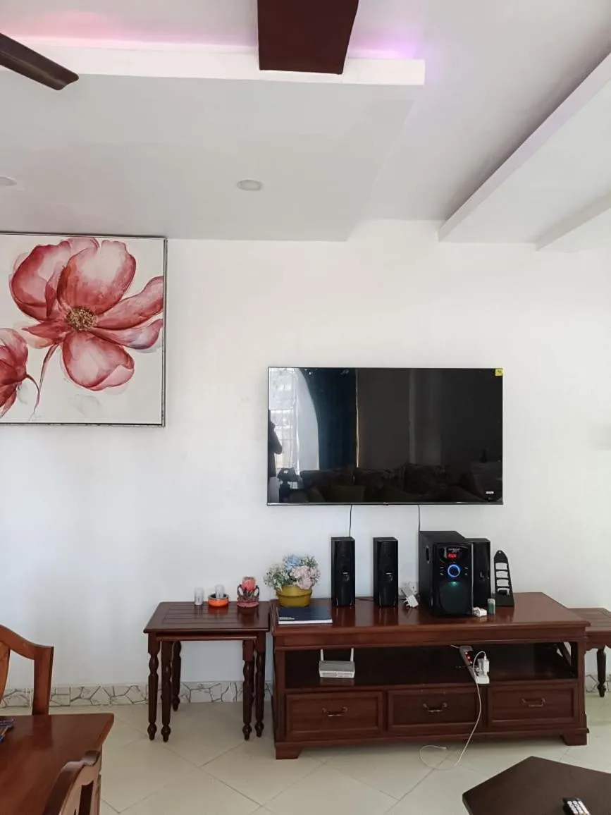 TV and multimedia in Calitwapa Studios Mtwapa