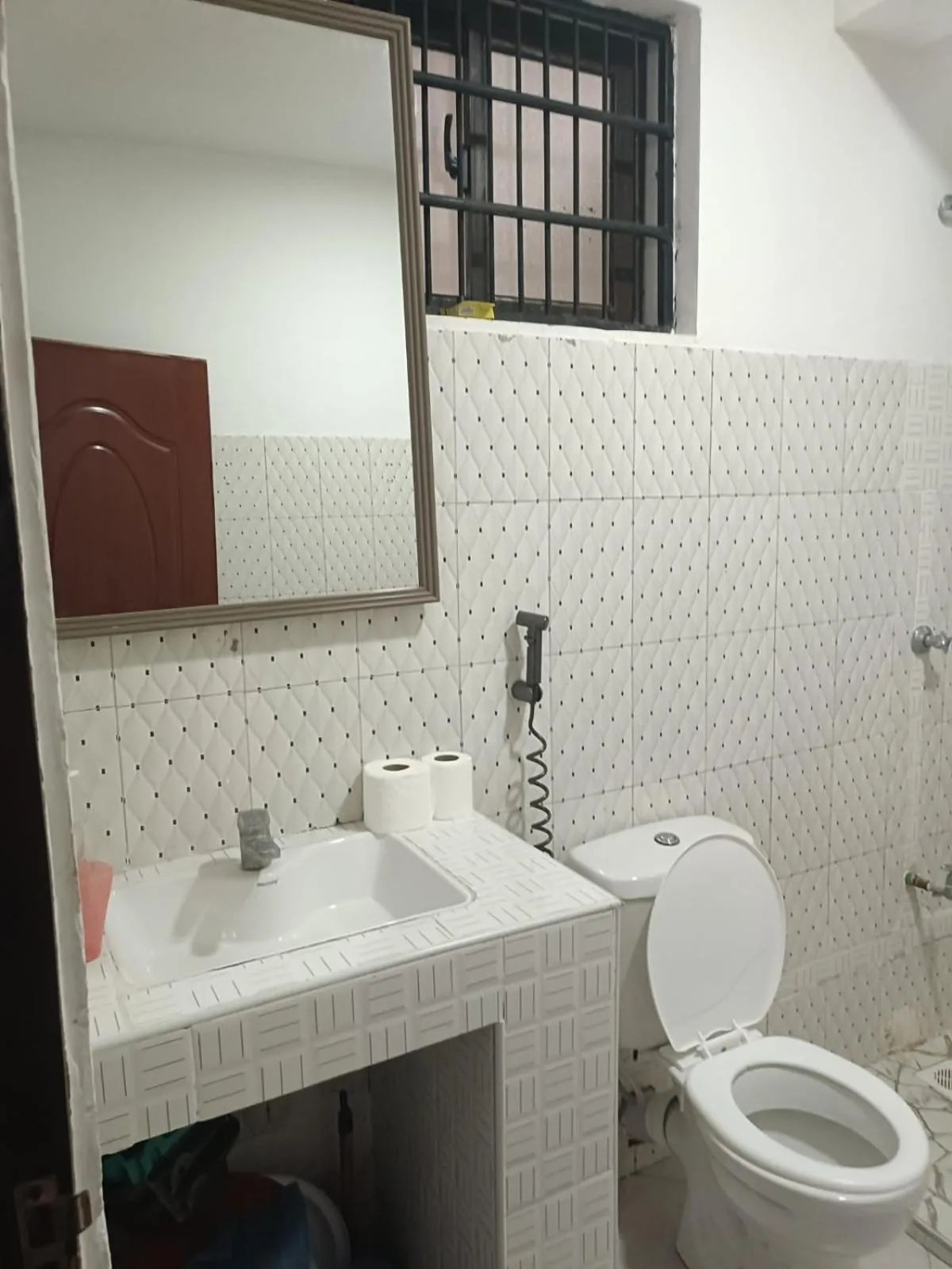Toilet in Calitwapa Studios Mtwapa