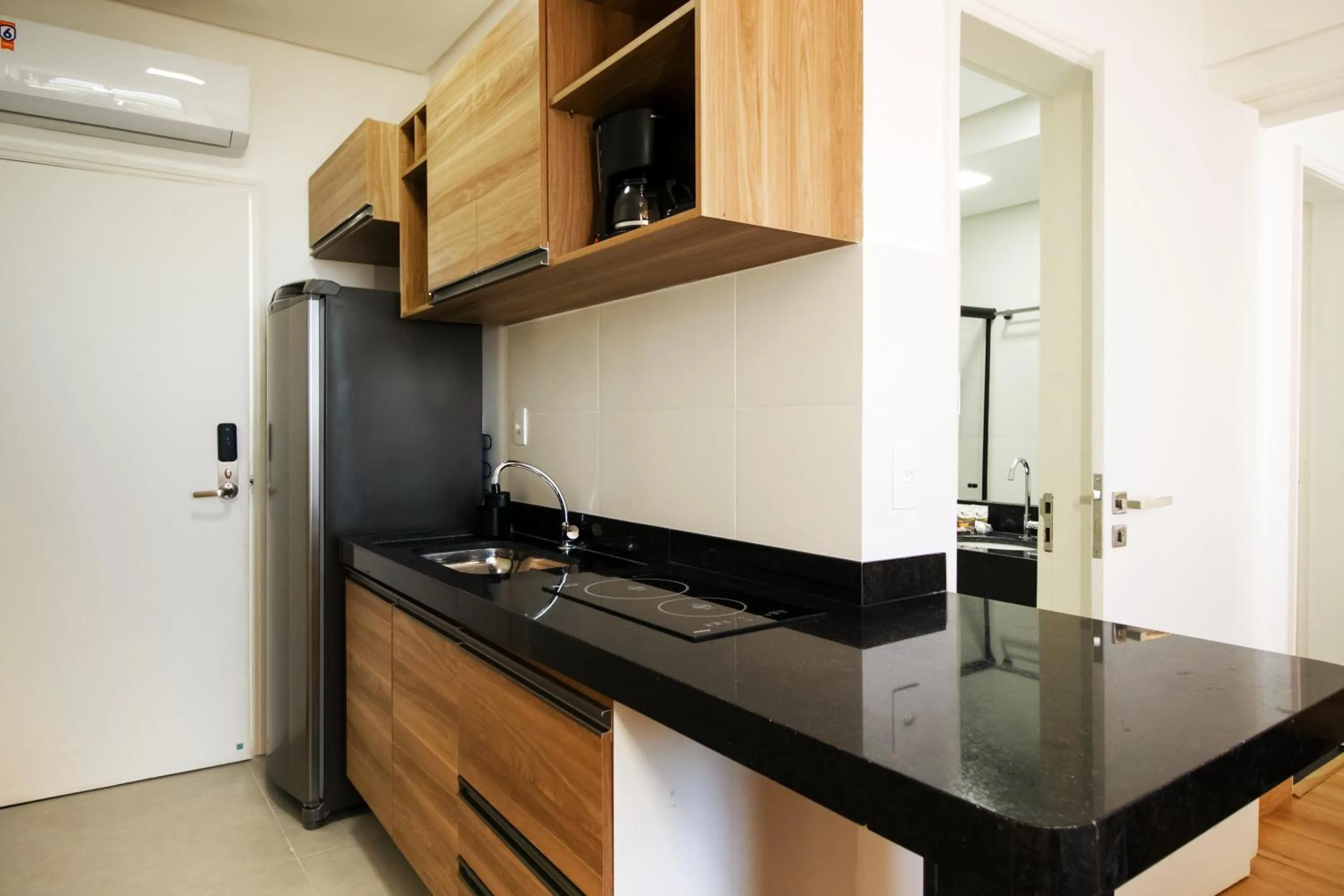 Kitchen or kitchenette in Ilhéus Praia Hotel