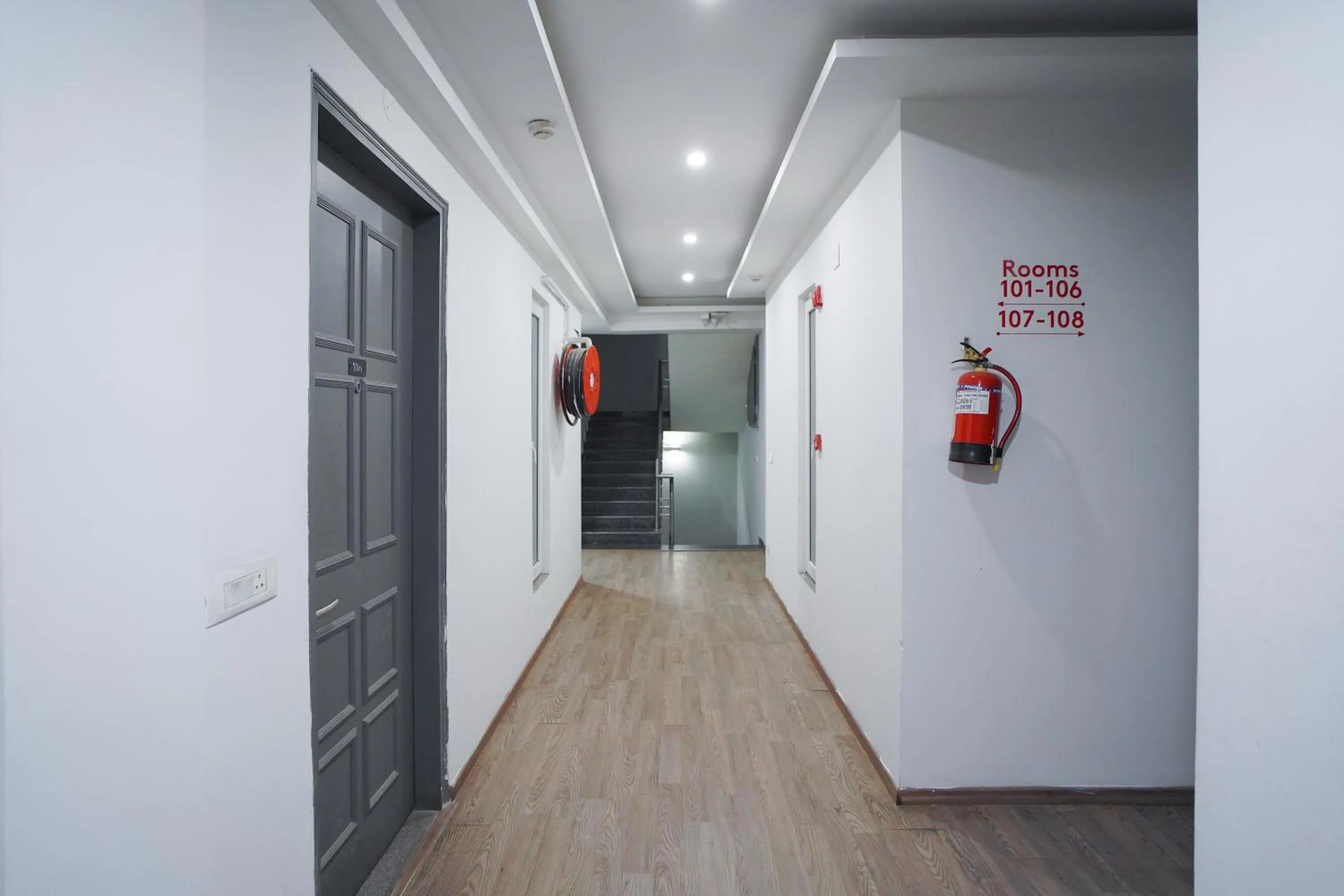 Lobby or reception in Saltstayz Express - Medicity Near Medanta Hospital