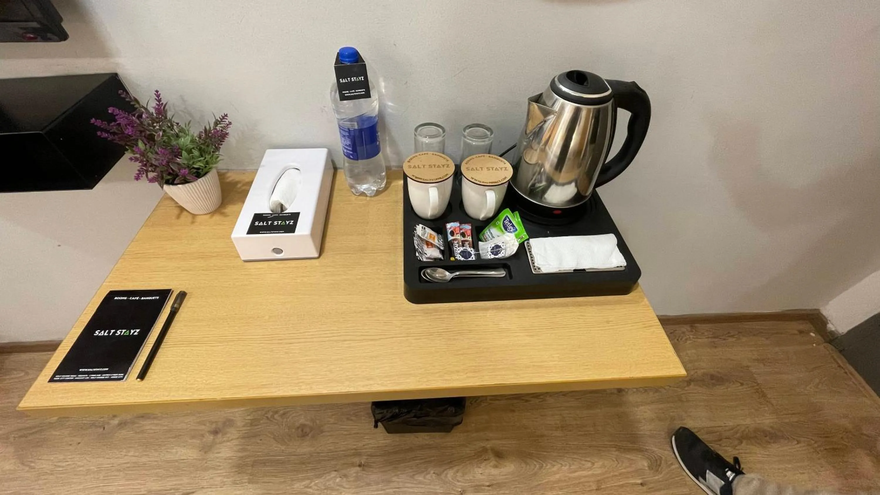 Coffee/tea facilities in Saltstayz Express - Medicity Near Medanta Hospital