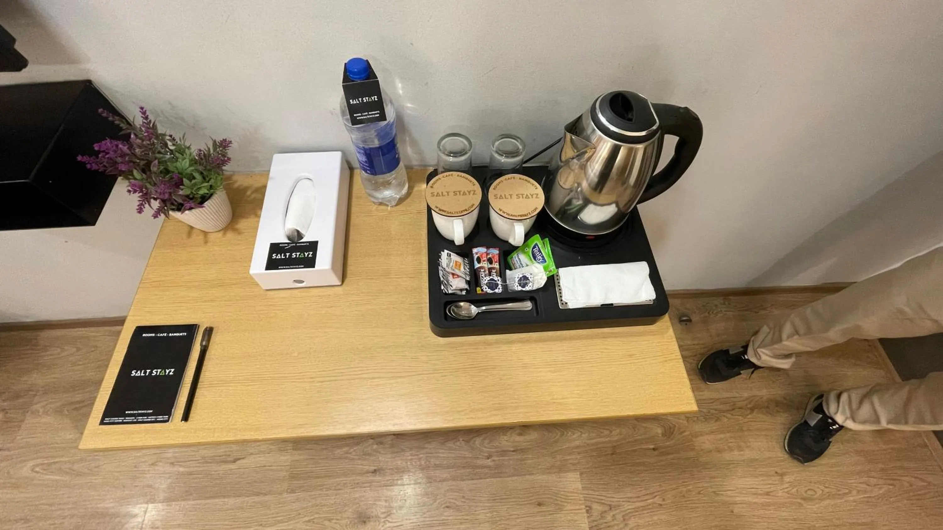 Coffee/tea facilities in Saltstayz Express - Medicity Near Medanta Hospital