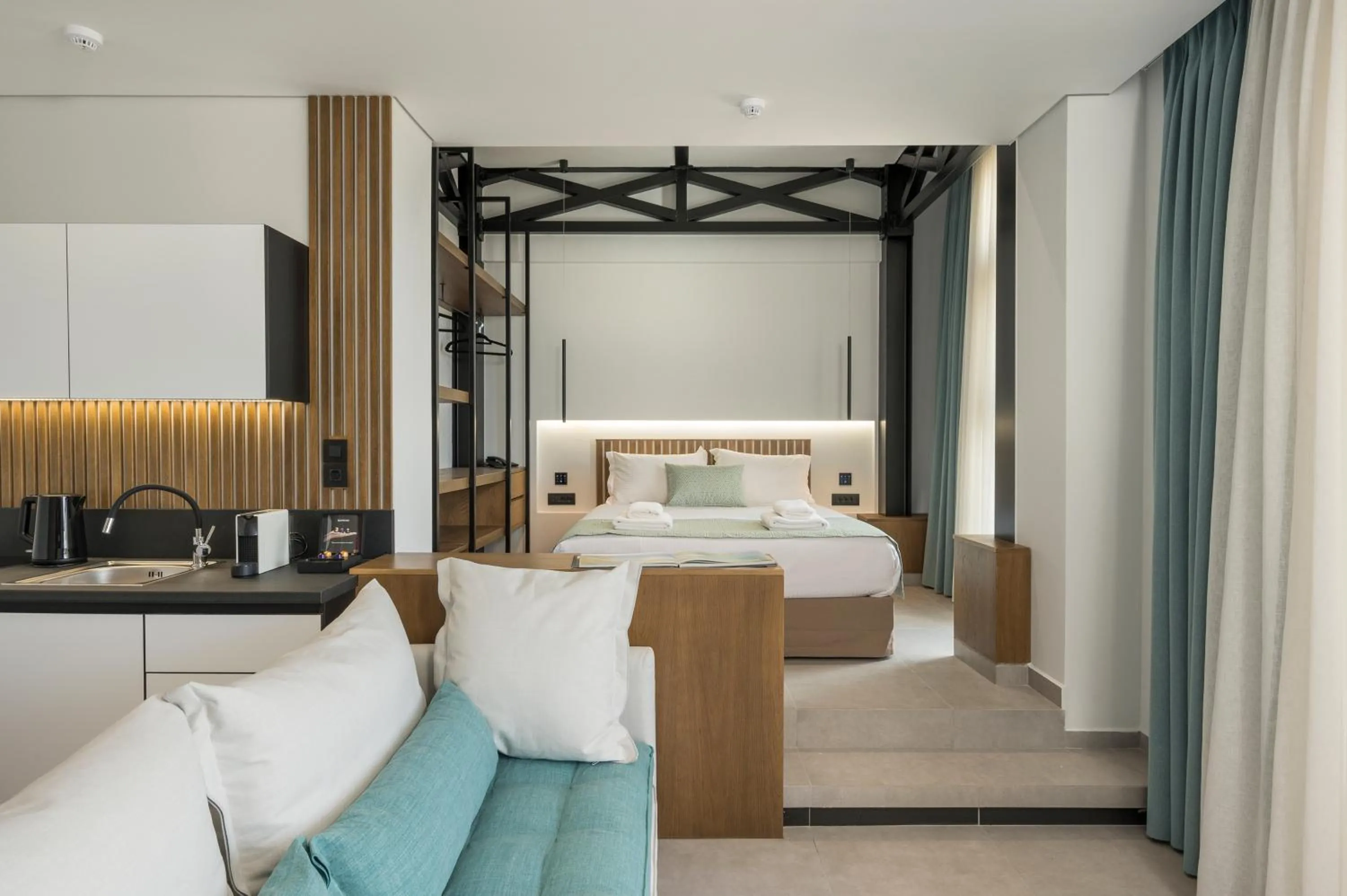 Ostrakon Suites