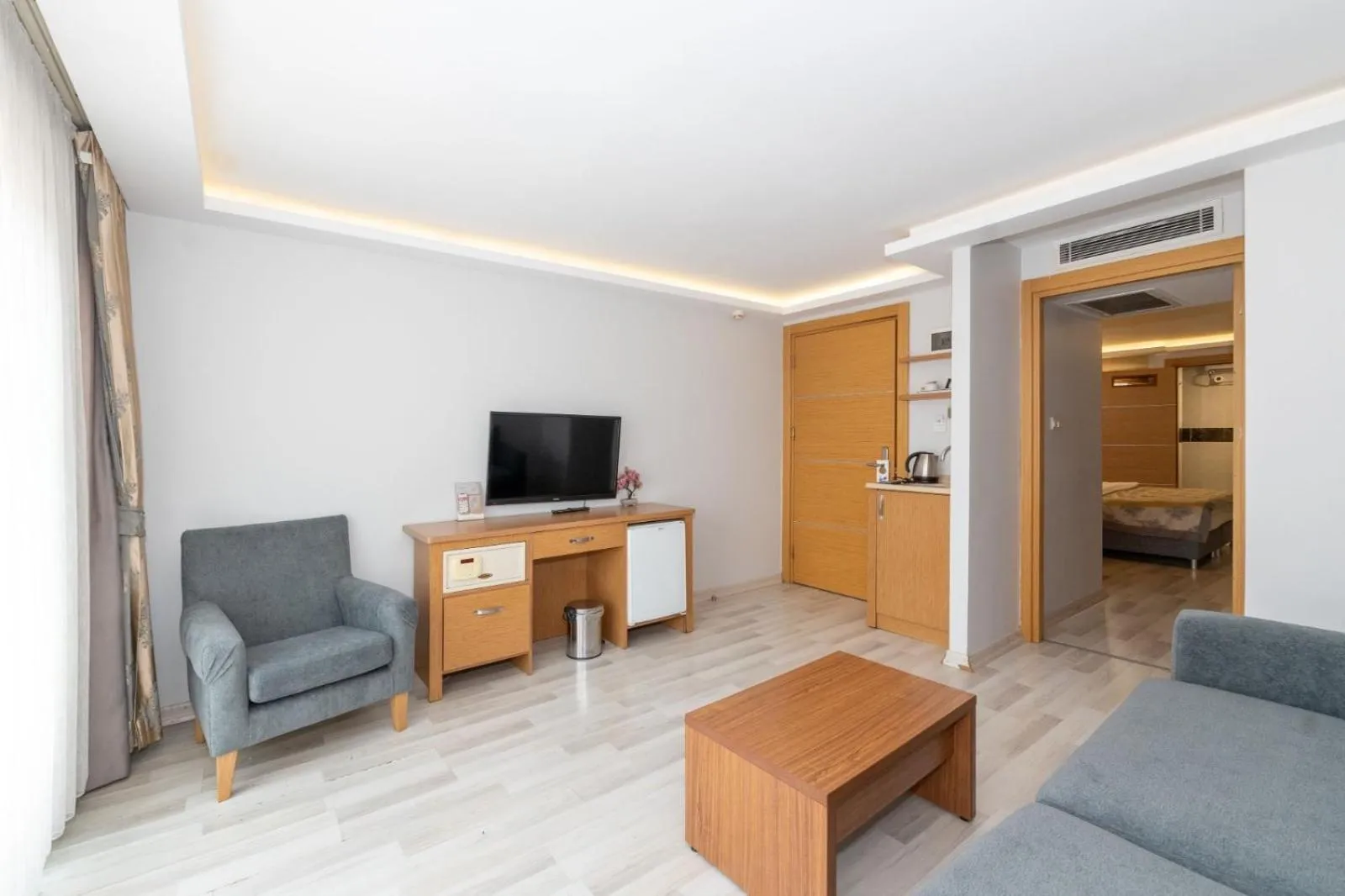 Communal lounge/ TV room in GalataportWawhotel