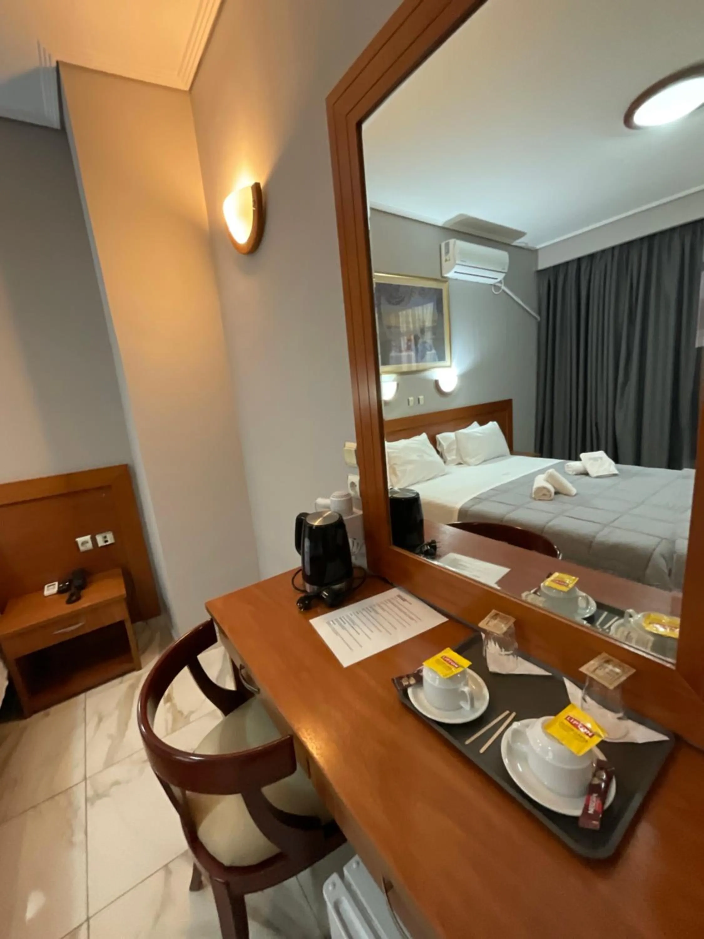 Photo of the whole room, Bed in Piraeus Acropole Hotel