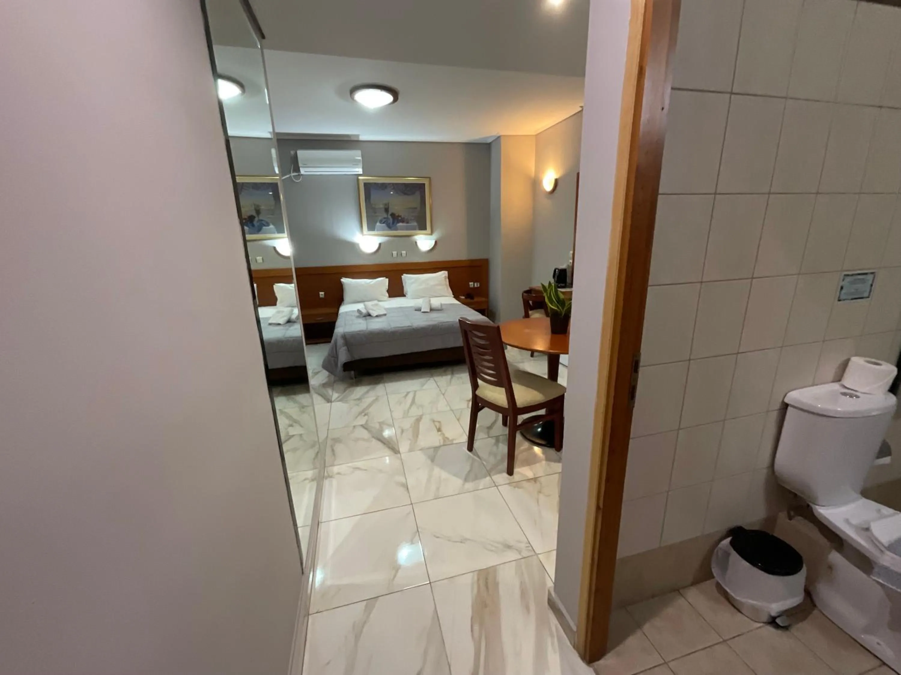 Photo of the whole room, Bed in Piraeus Acropole Hotel