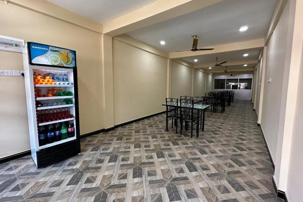 Restaurant/places to eat in UK Inn Guest House