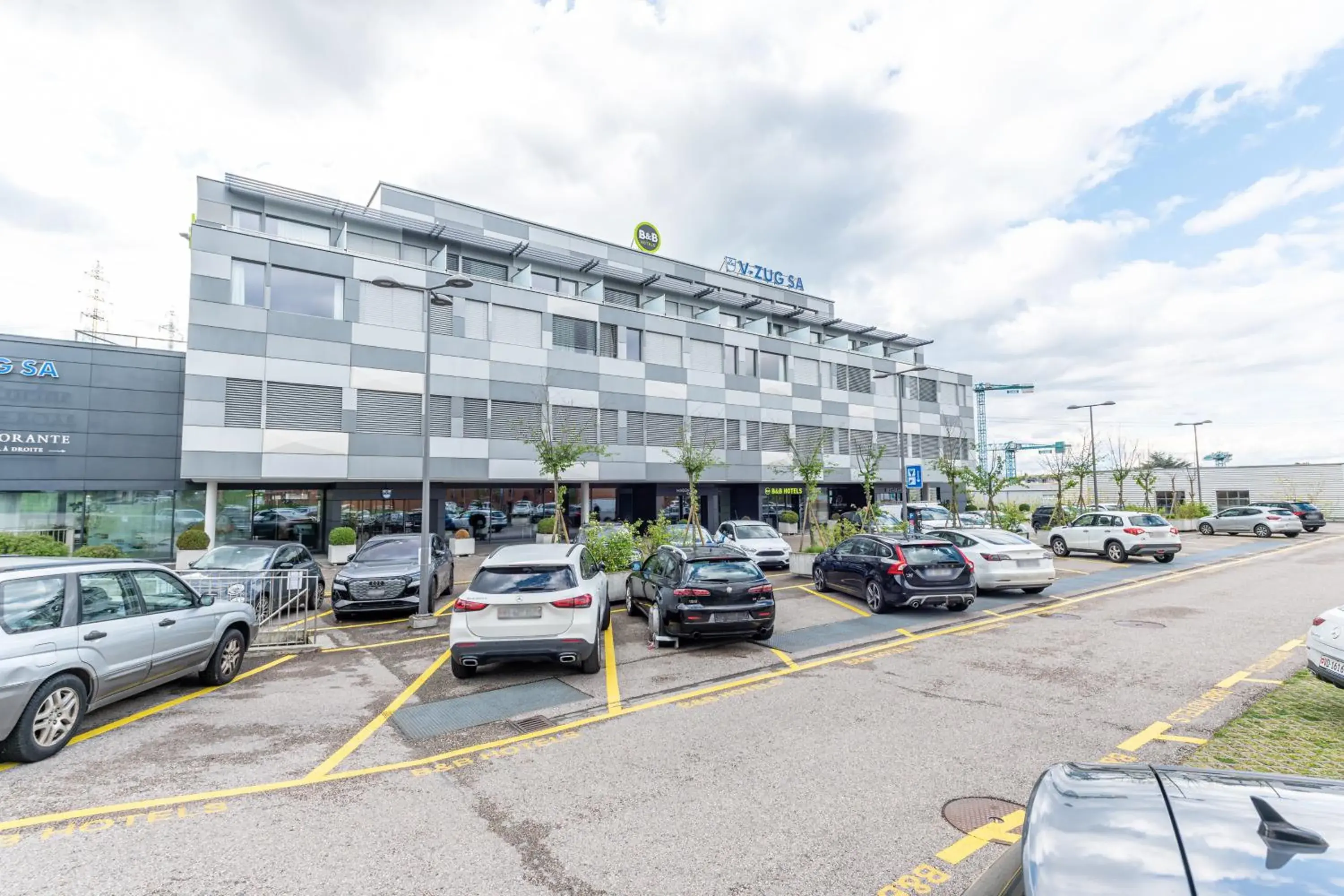 Property building in B&B HOTEL Lausanne Crissier Property building in B&B HOTEL Lausanne Crissier