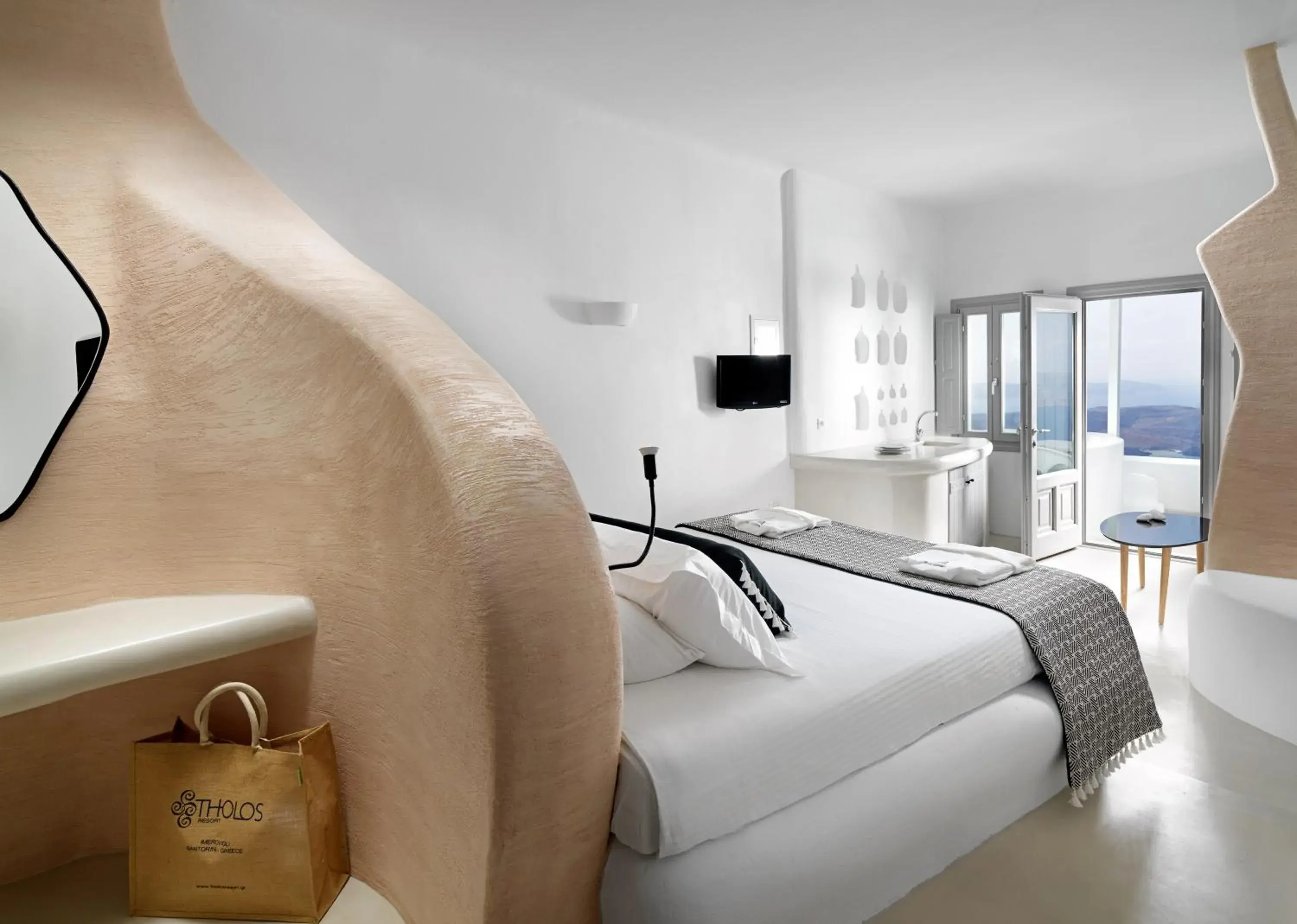 Photo of the whole room, Bed in Tholos Resort Photo of the whole room, Bed in Tholos Resort