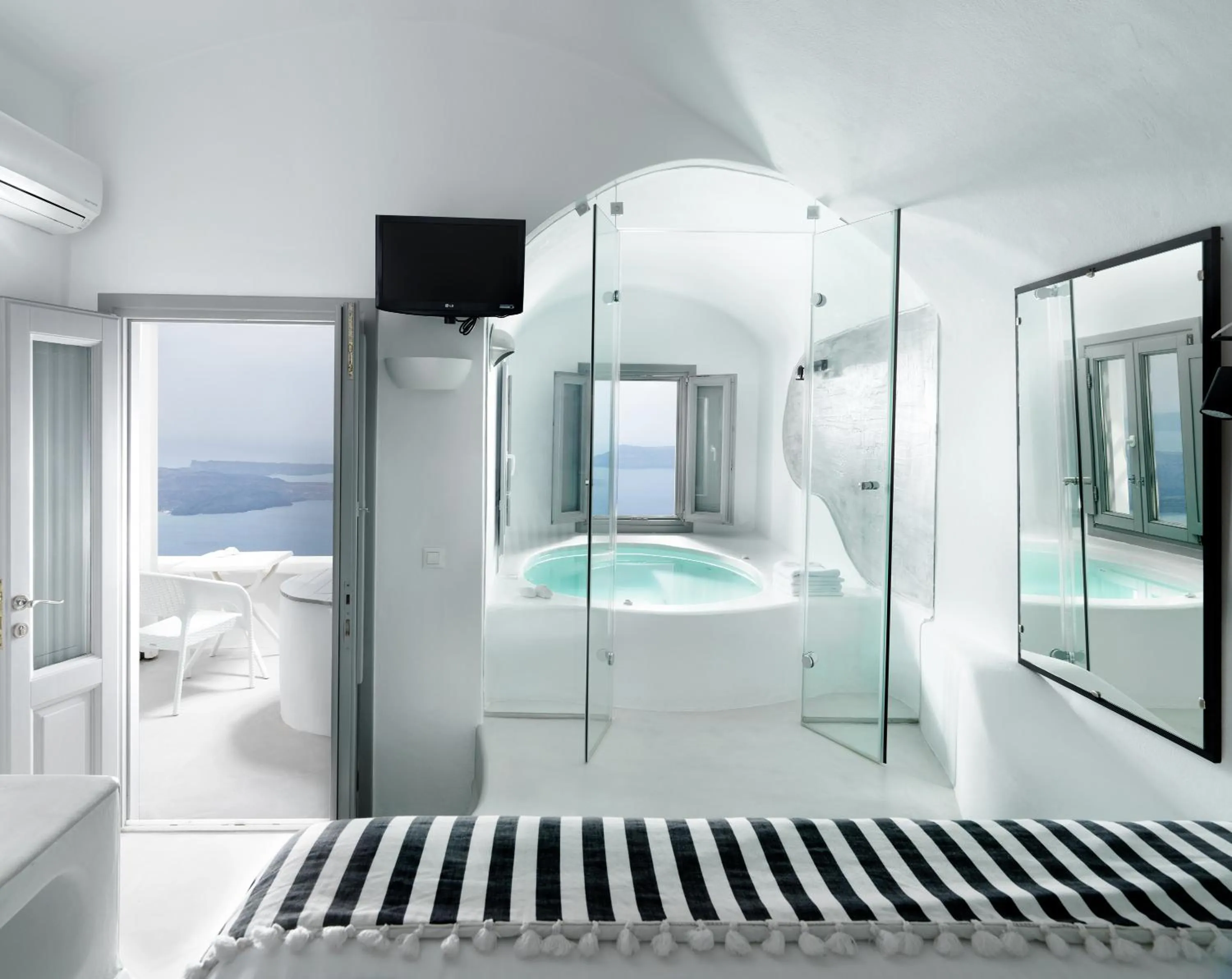 Photo of the whole room in Tholos Resort