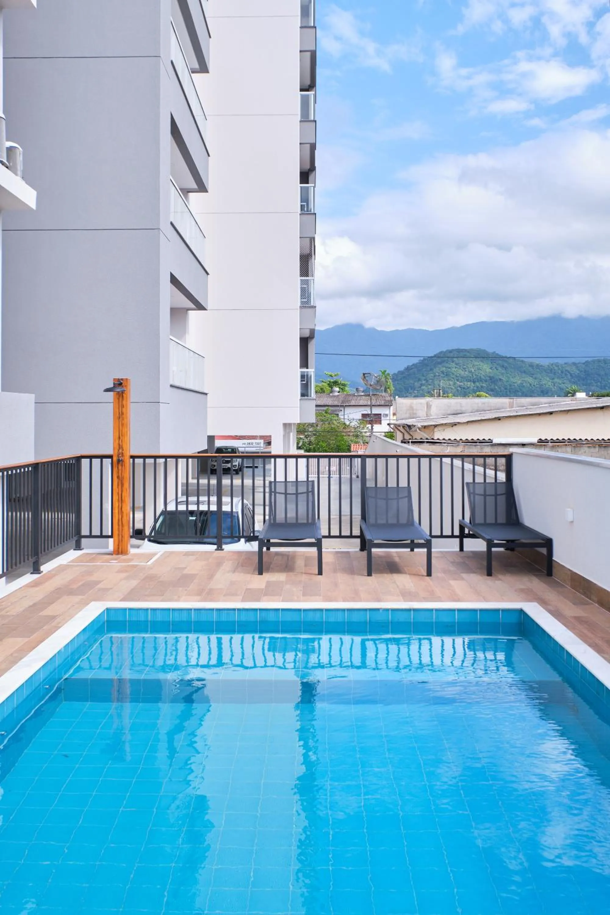 Property building in 2 QUARTOS com Churrasqueira na Varanda, Piscina, Garagem interna, WiFi 500mbps, Ar Condicionado e Telas de Proteção