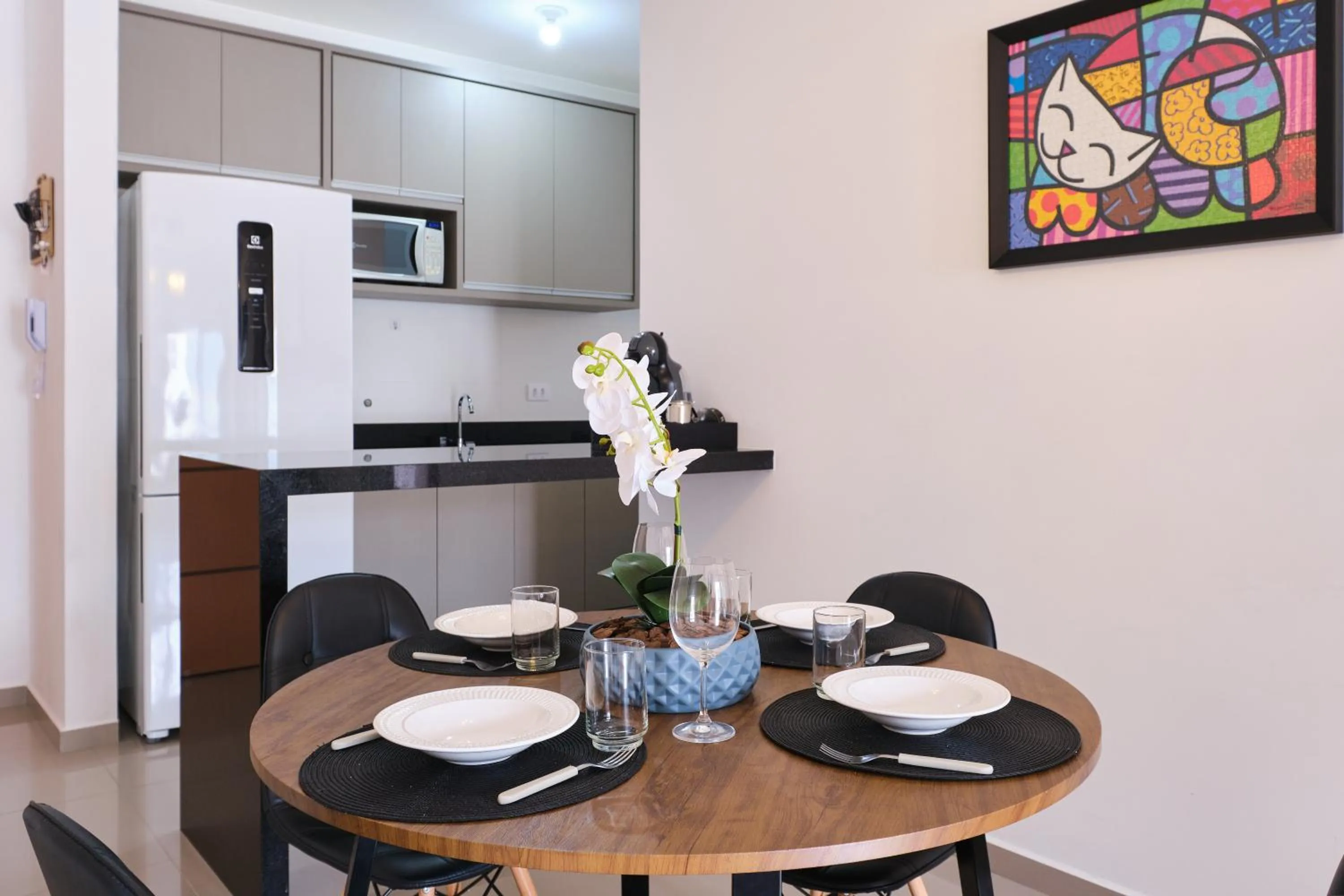 Kitchen or kitchenette in 2 QUARTOS com Churrasqueira na Varanda, Piscina, Garagem interna, WiFi 500mbps, Ar Condicionado e Telas de Proteção