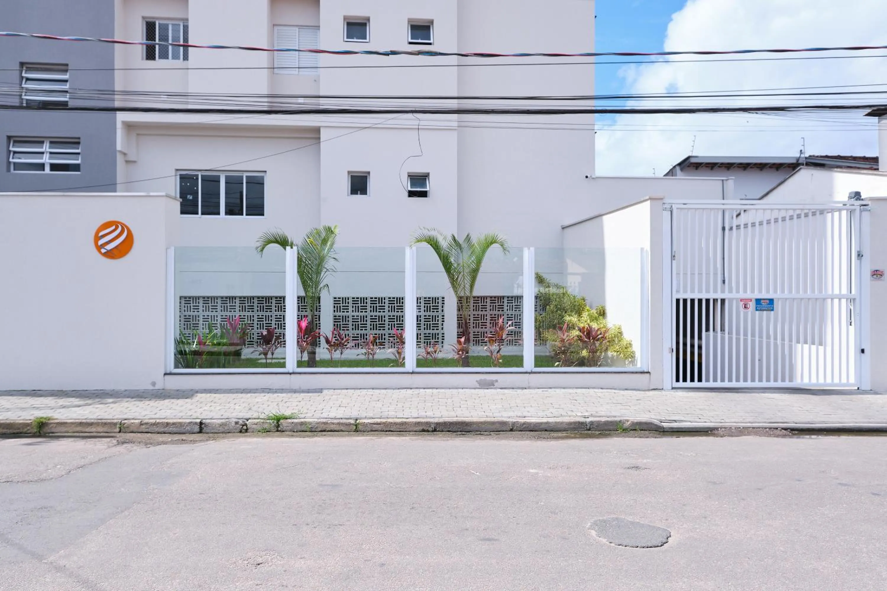 Property building in 2 QUARTOS com Churrasqueira na Varanda, Piscina, Garagem interna, WiFi 500mbps, Ar Condicionado e Telas de Proteção