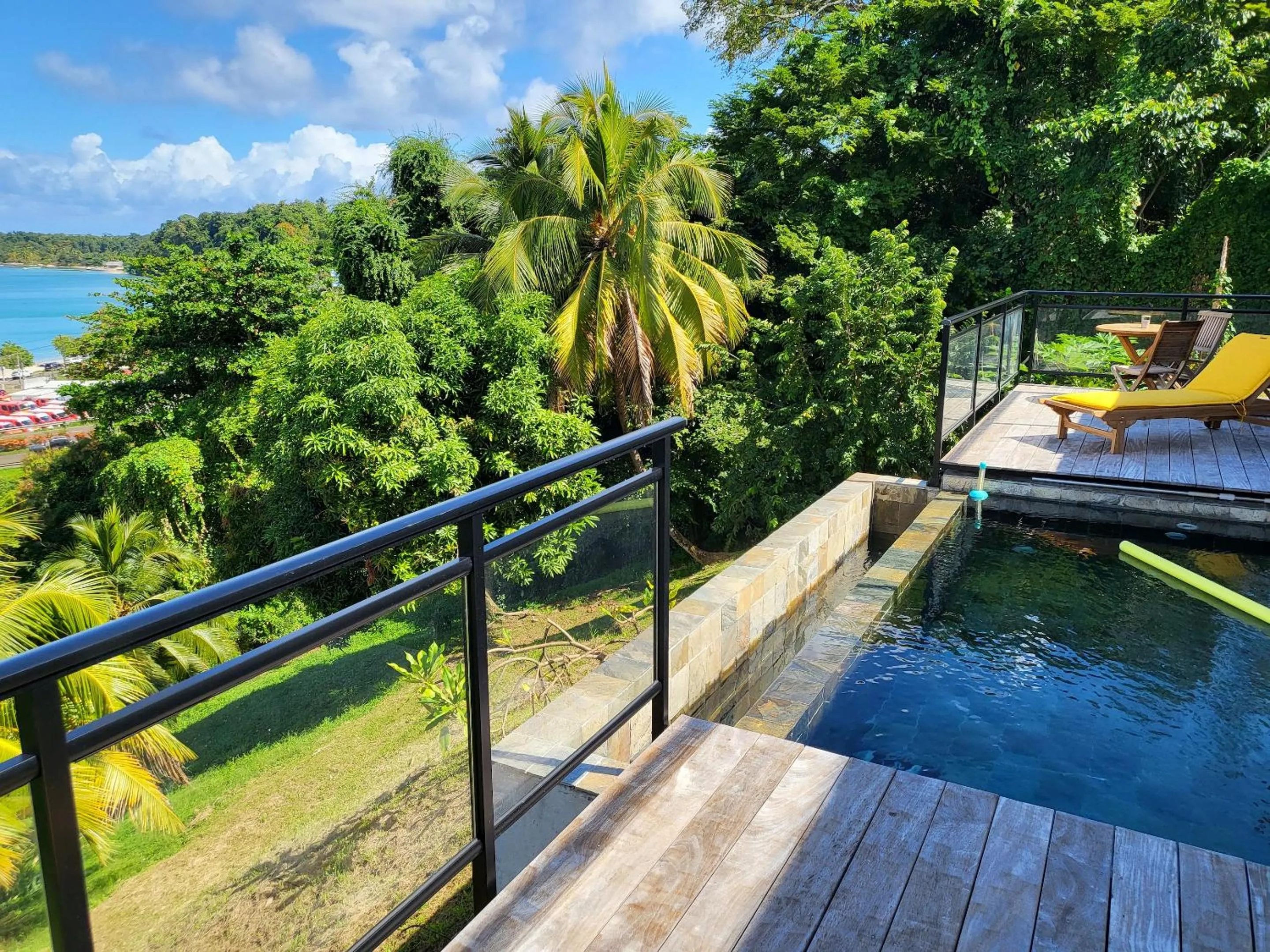 Appartement vue mer avec piscine privée à La Trinité, 98m²