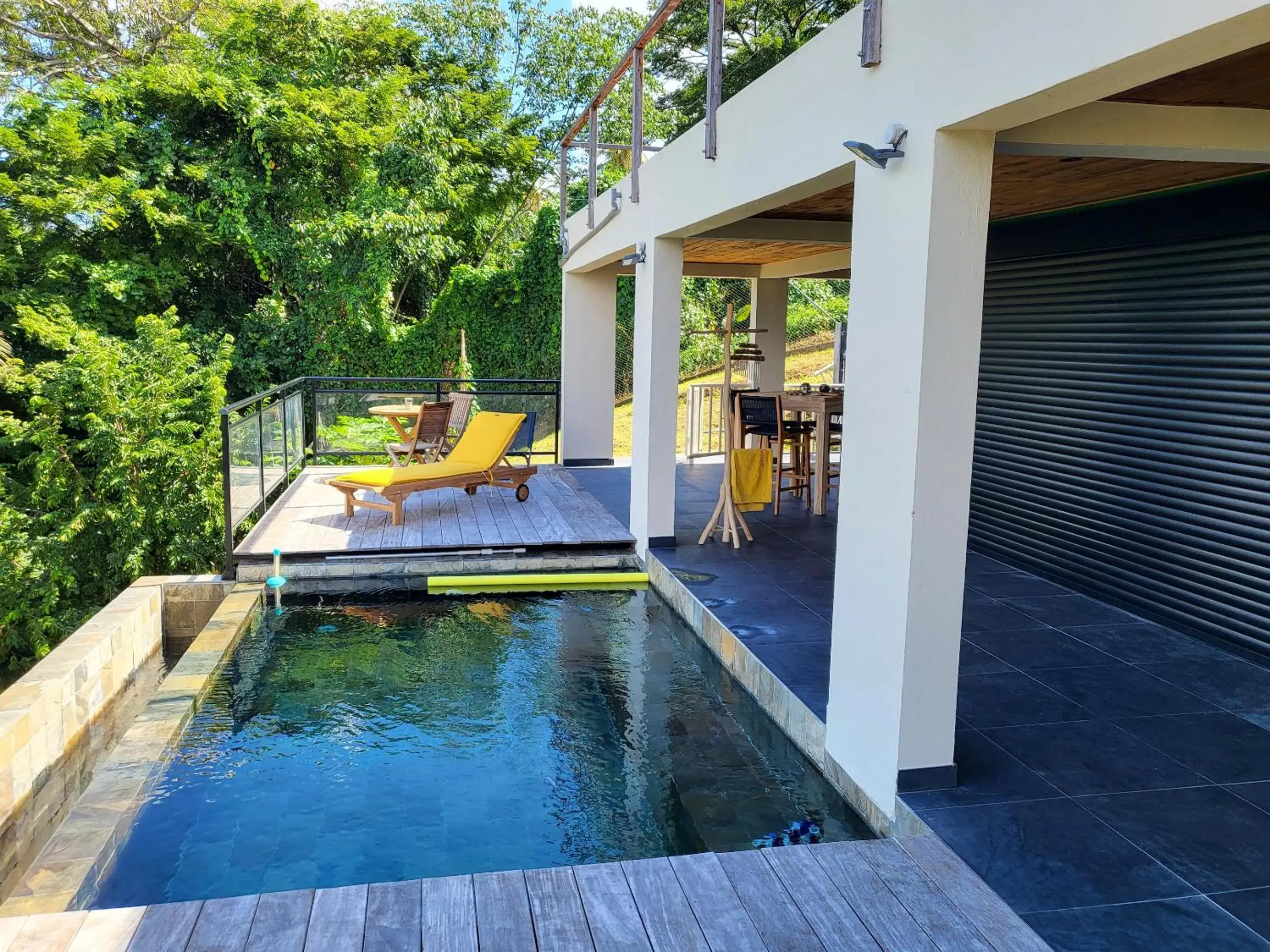 Appartement vue mer avec piscine privée à La Trinité, 98m² Appartement vue mer avec piscine privée à La Trinité, 98m²