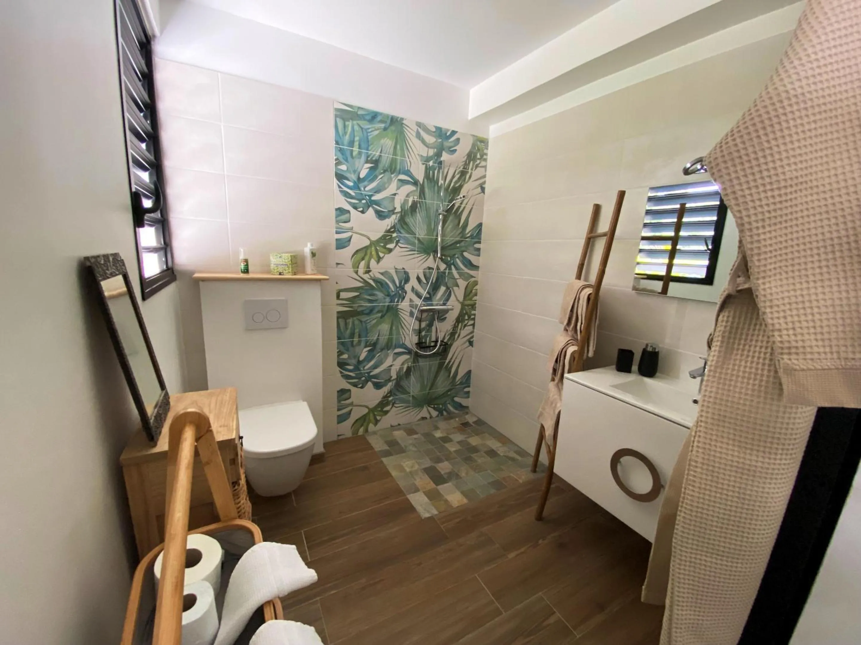 Appartement vue mer avec piscine privée à La Trinité, 98m²