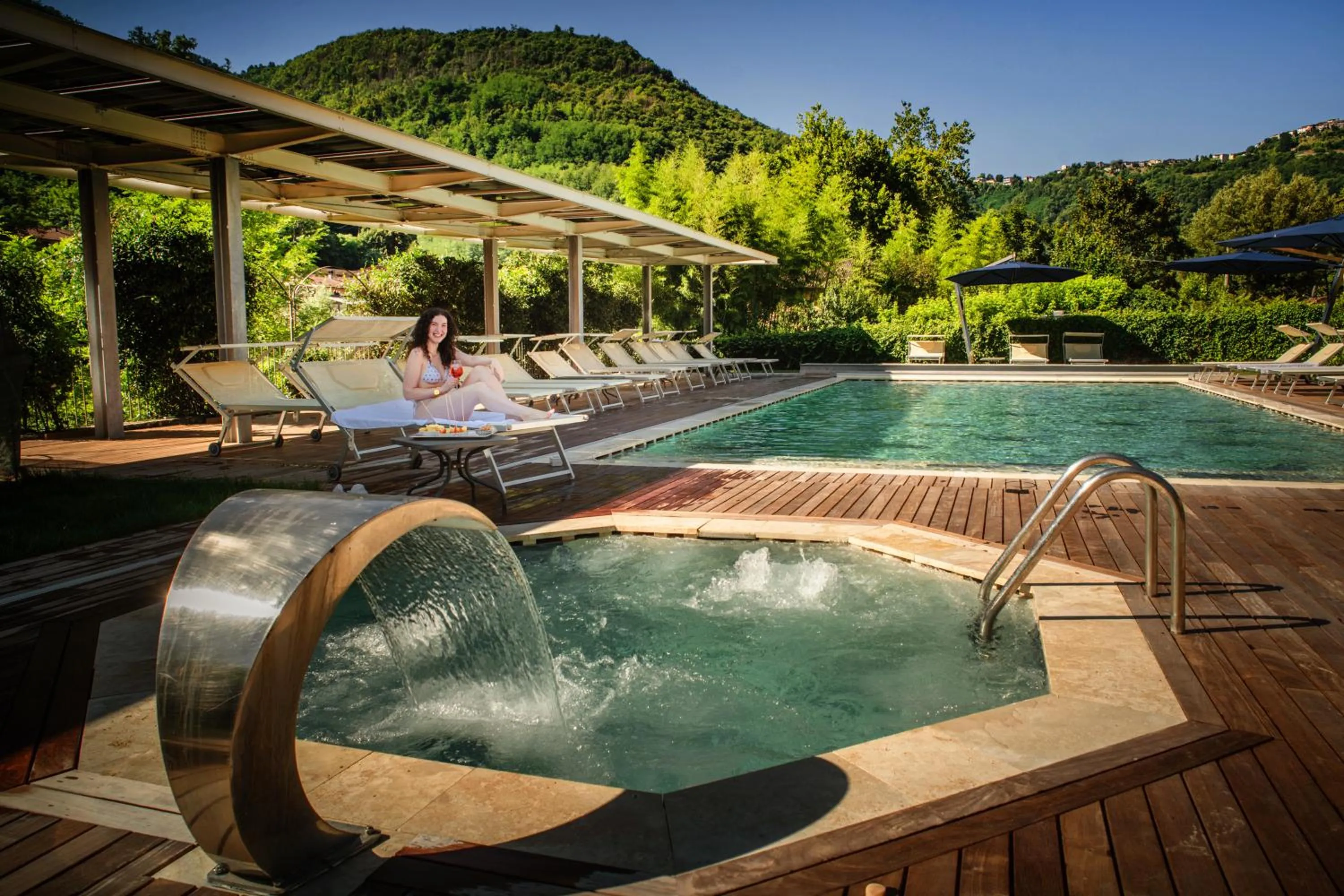 Garden in Park Hotel Regina - with air-condition and outdoor heated pool